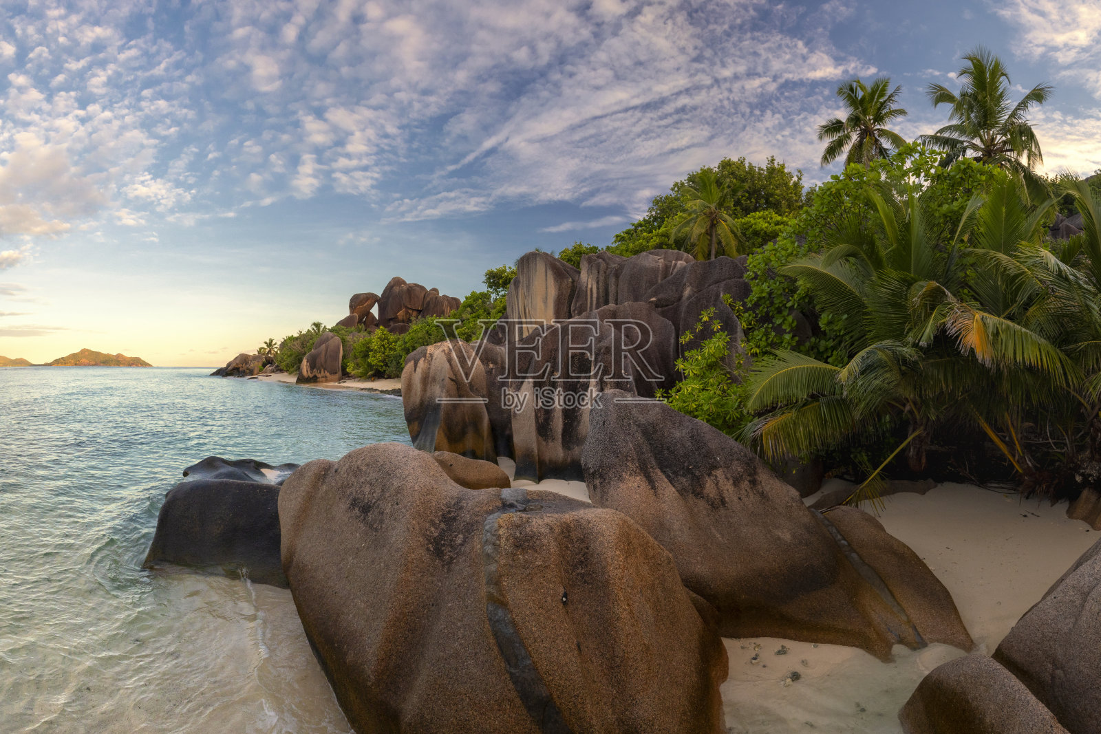 拉迪格，塞舌尔-日出在安斯源d'Argent海滩照片摄影图片