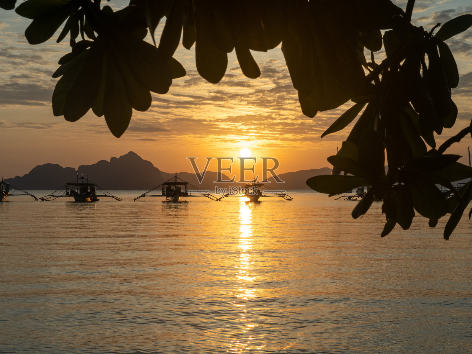 日落，爱妮岛，巴拉望岛，菲律宾照片摄影图片