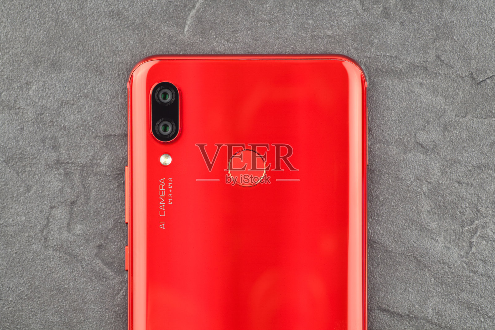 红色华为Nova 3智能手机照片摄影图片