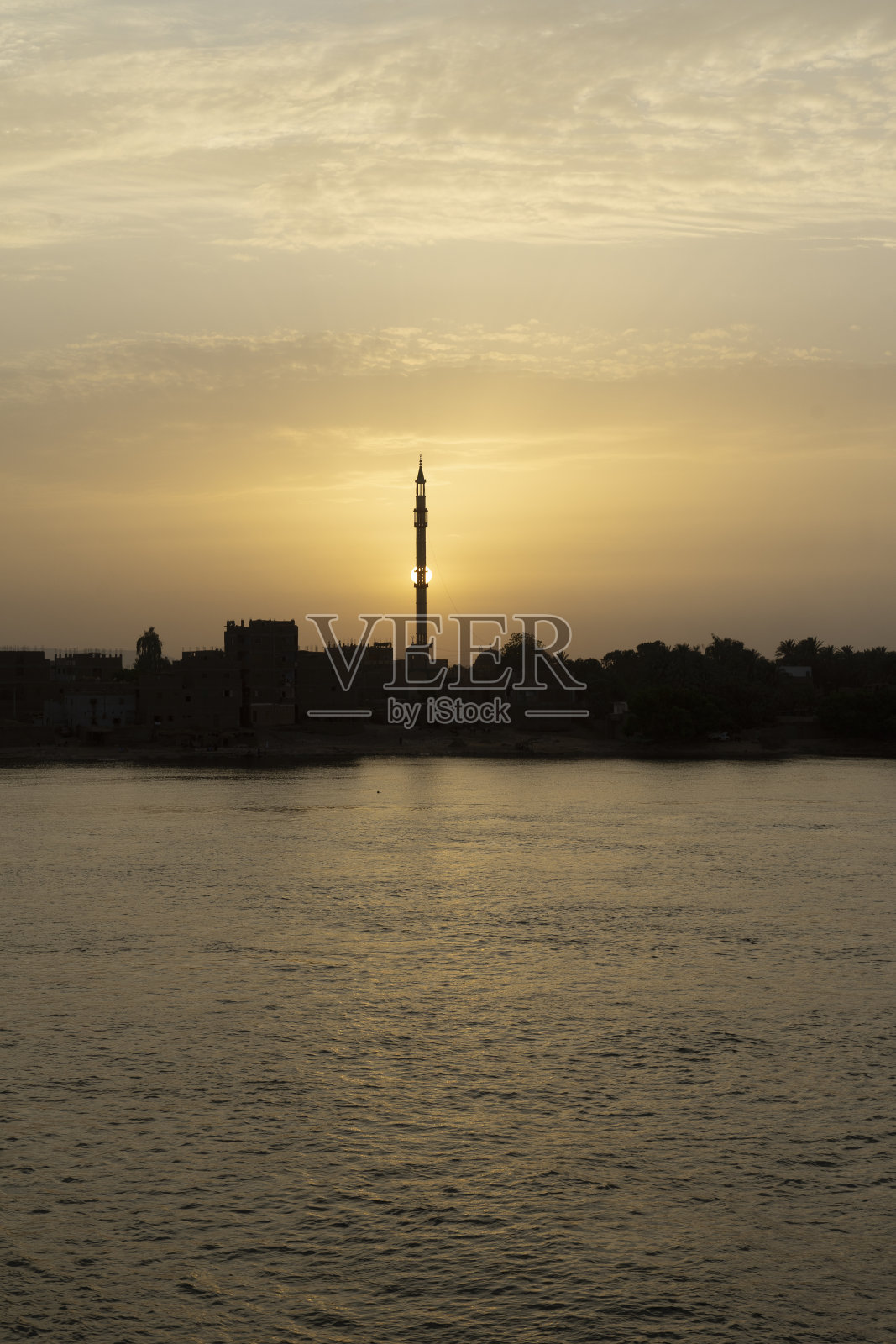 尼罗河：流经非洲东北部的河流照片摄影图片