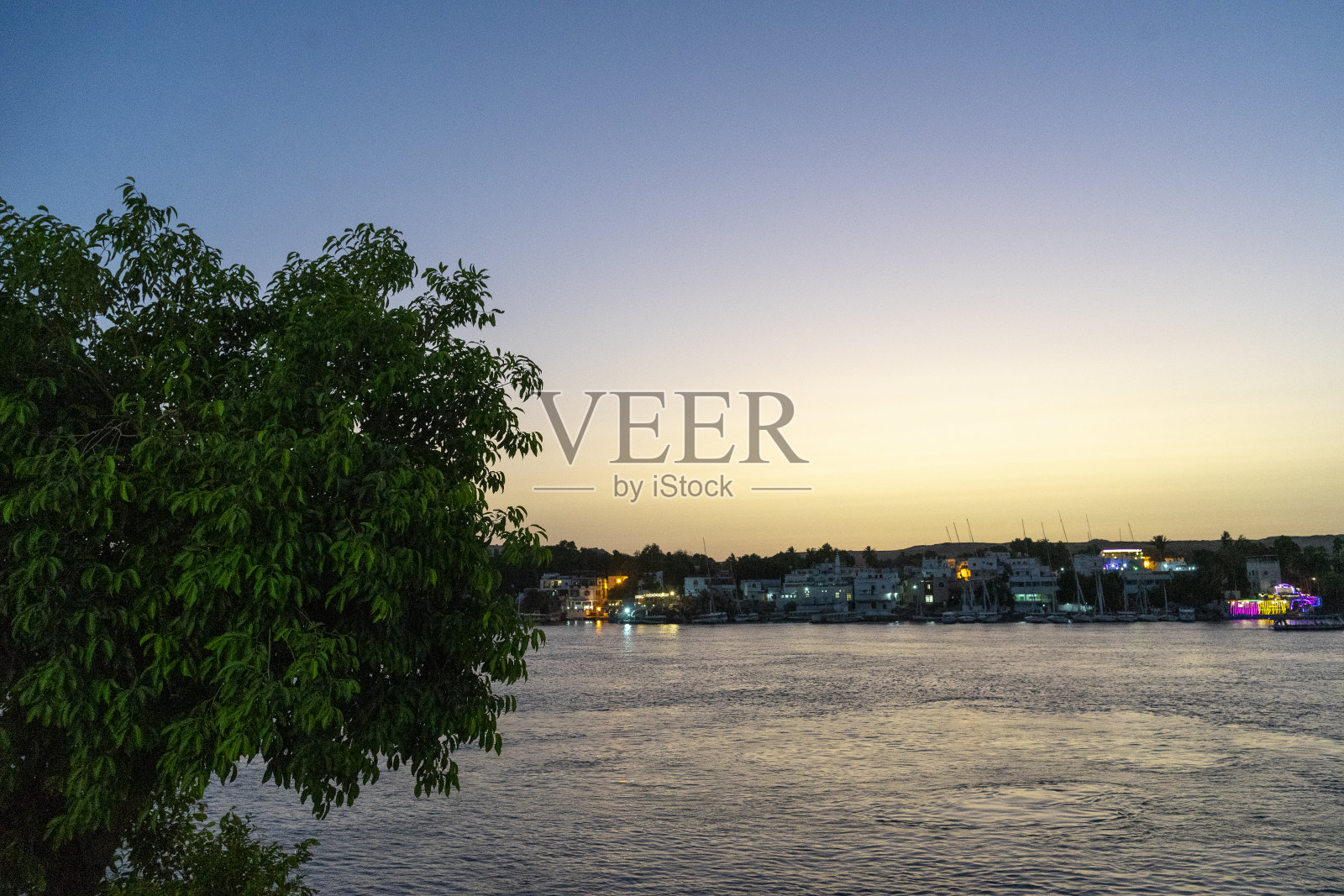 尼罗河：流经非洲东北部的河流照片摄影图片