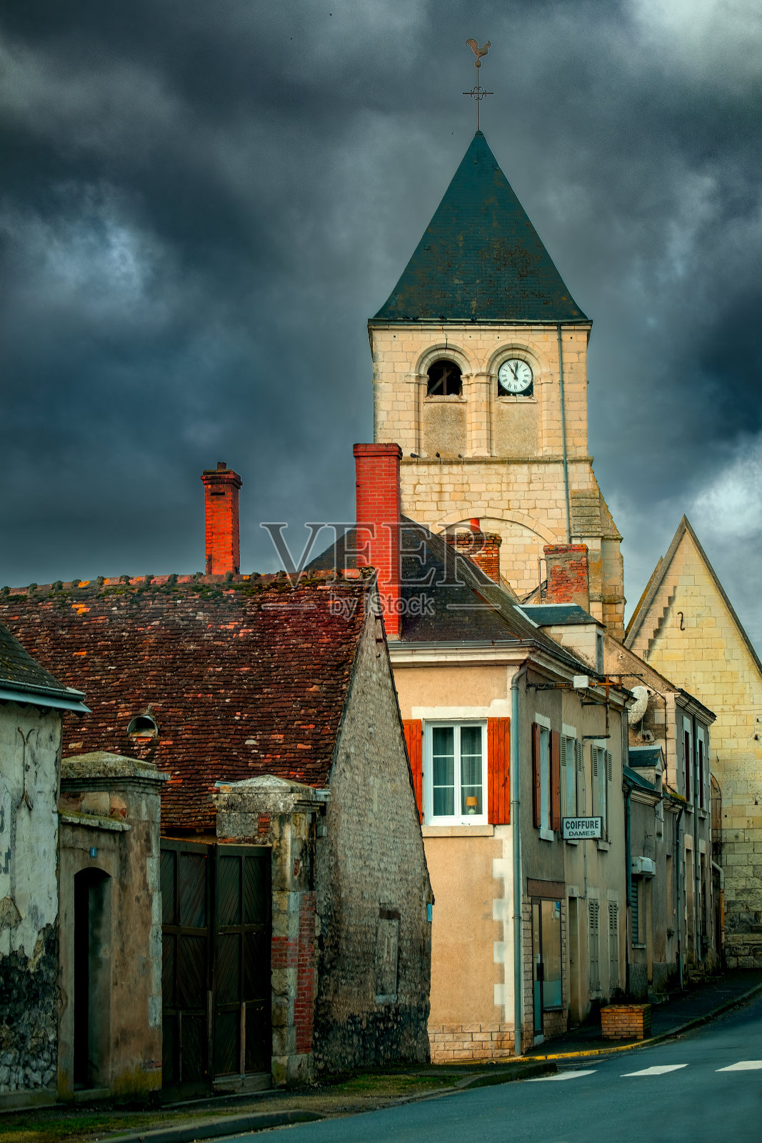 因德河畔克利翁教堂照片摄影图片