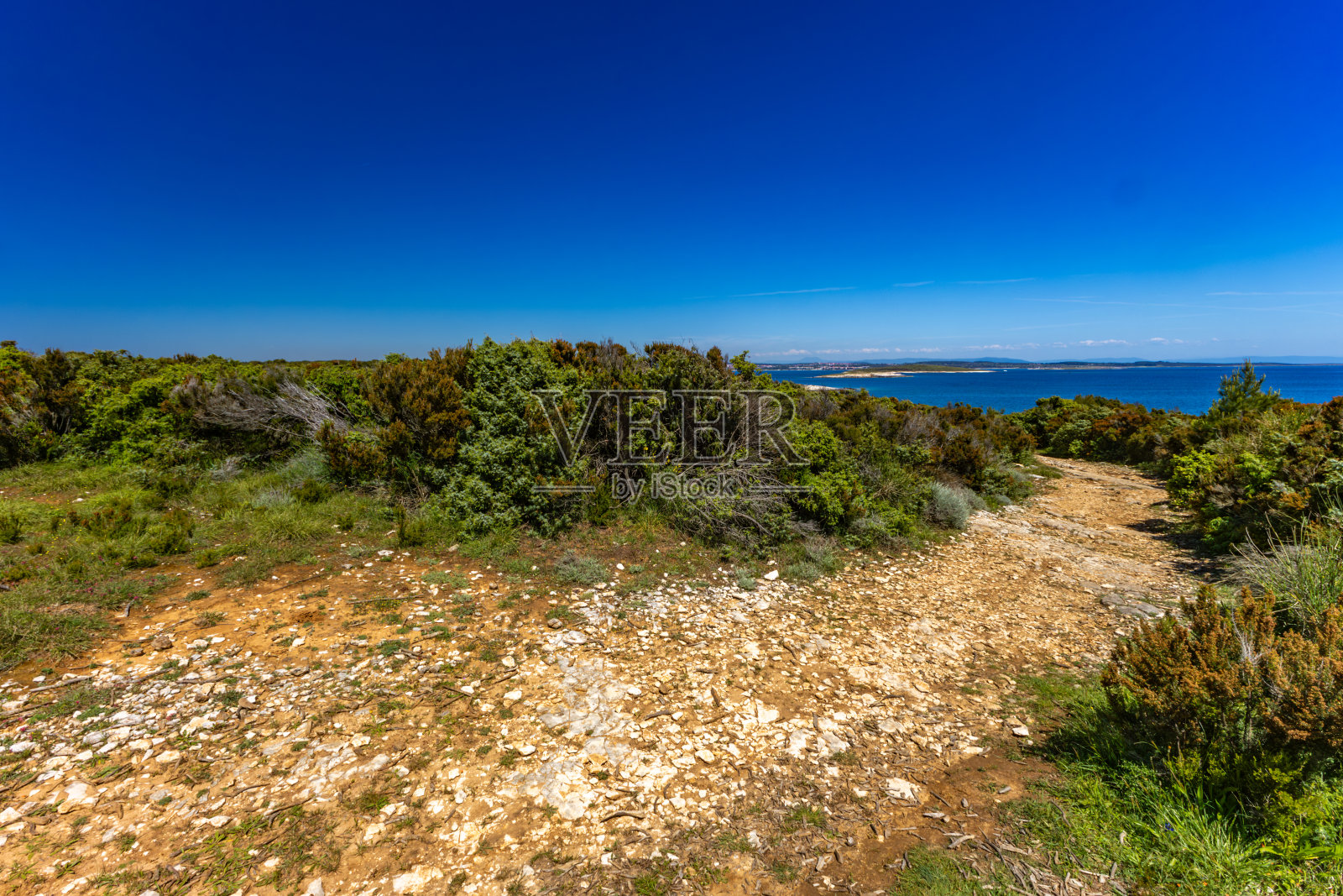 卡门亚克公园的野生海滩在周末游览伊斯特拉，在克罗地亚的instagram上照片摄影图片
