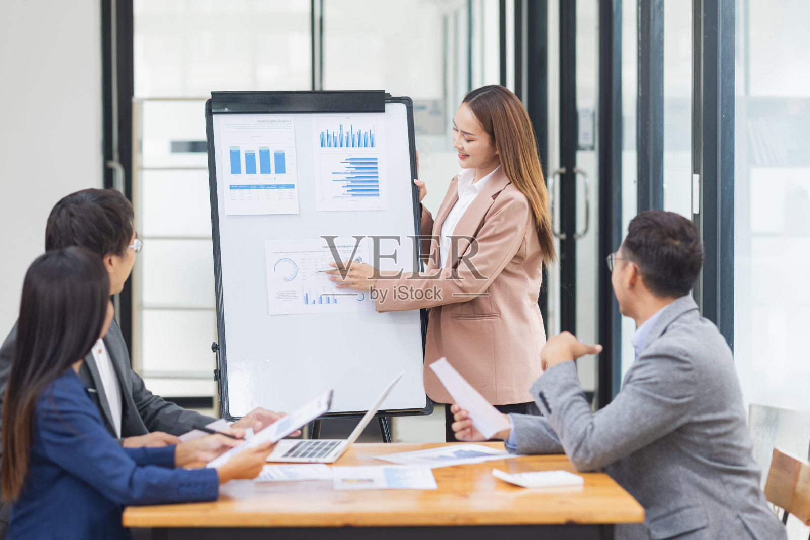 商业计划和展示理念。照片摄影图片