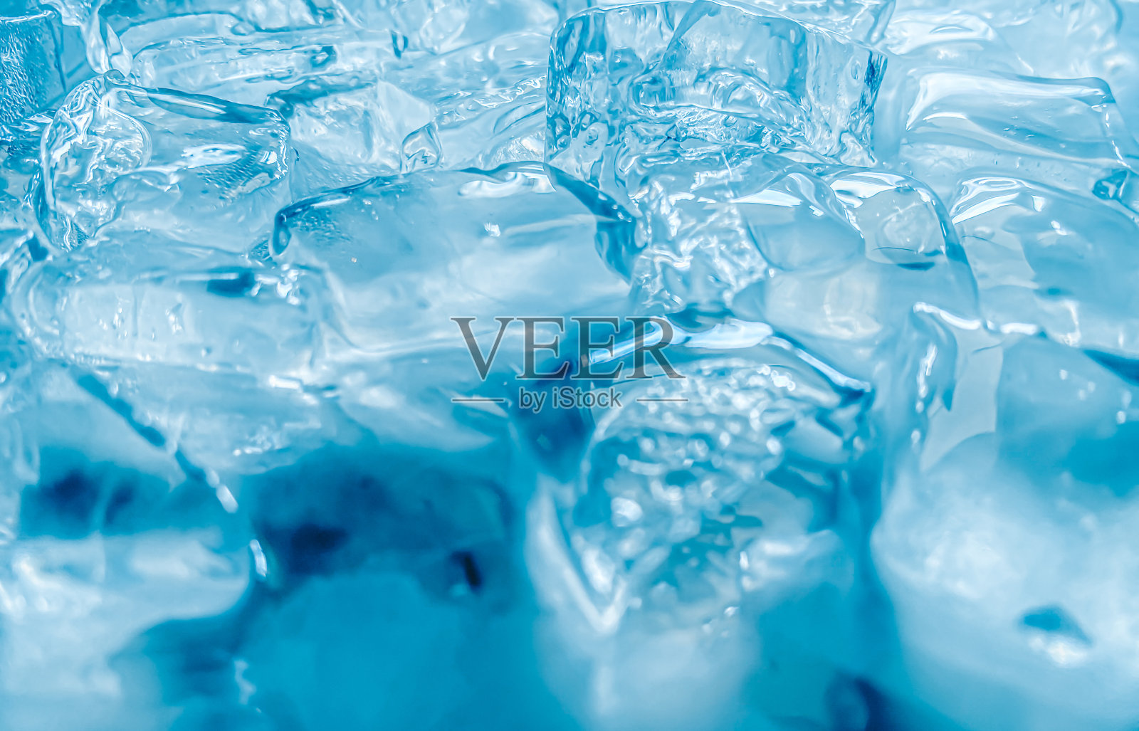 冰立方的背景，冰立方的纹理，冰立方的壁纸，冰帮助你感到精神焕发，从冰立方的冷水帮助水刷新你的生活和感觉良好。冰饮料的点心业务照片摄影图片