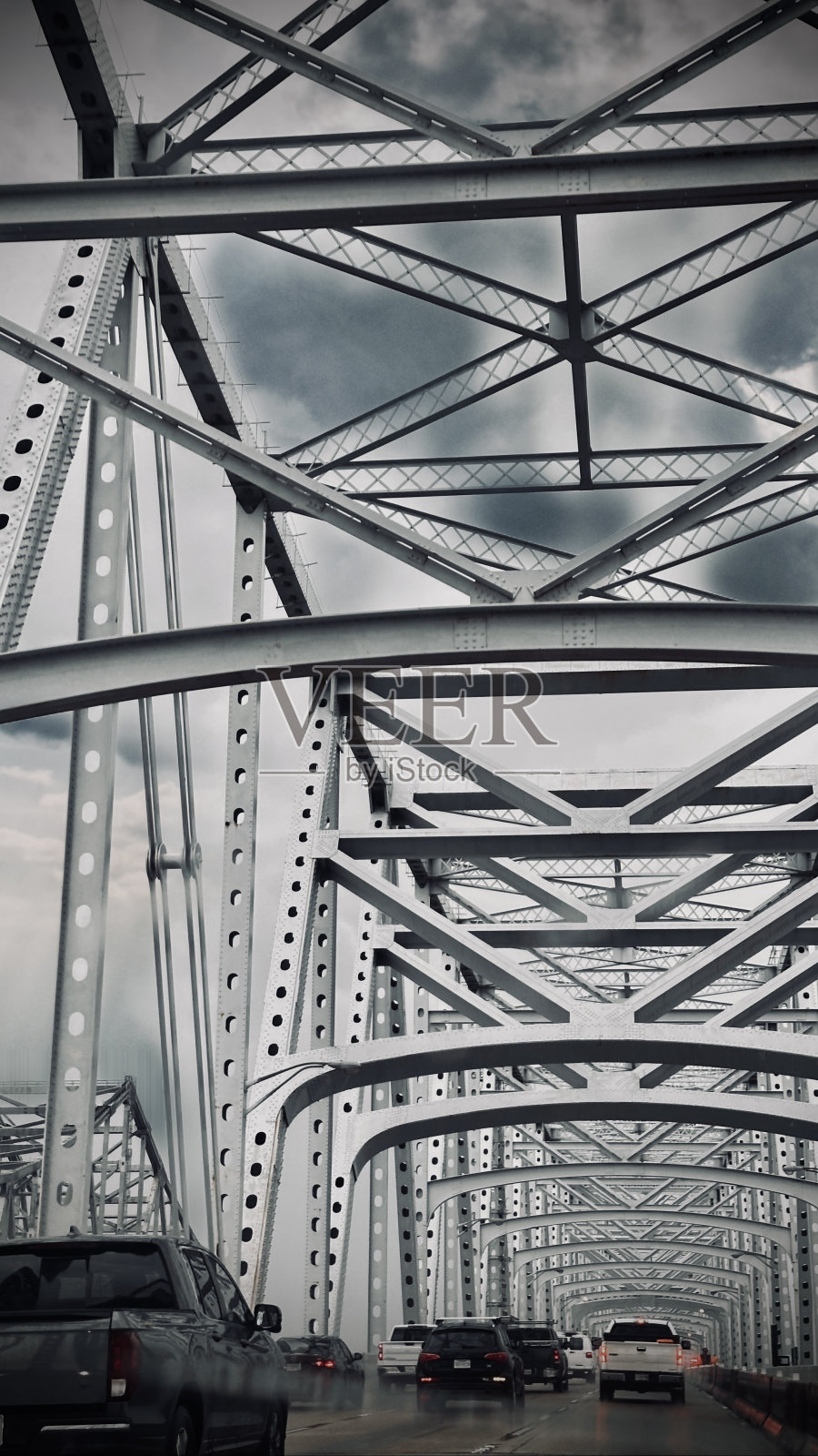 建筑结构交通雨天•新月城连接桥，新奥尔良，路易斯安那州，美国照片摄影图片