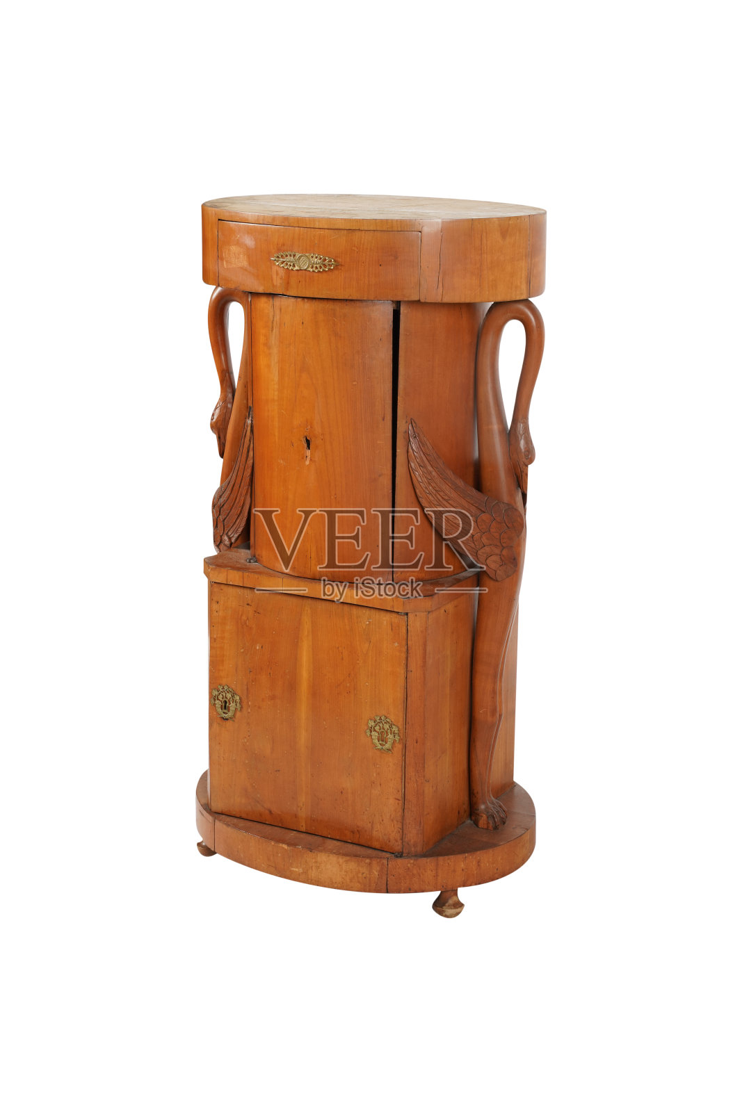 白色背景的古董邮筒照片摄影图片