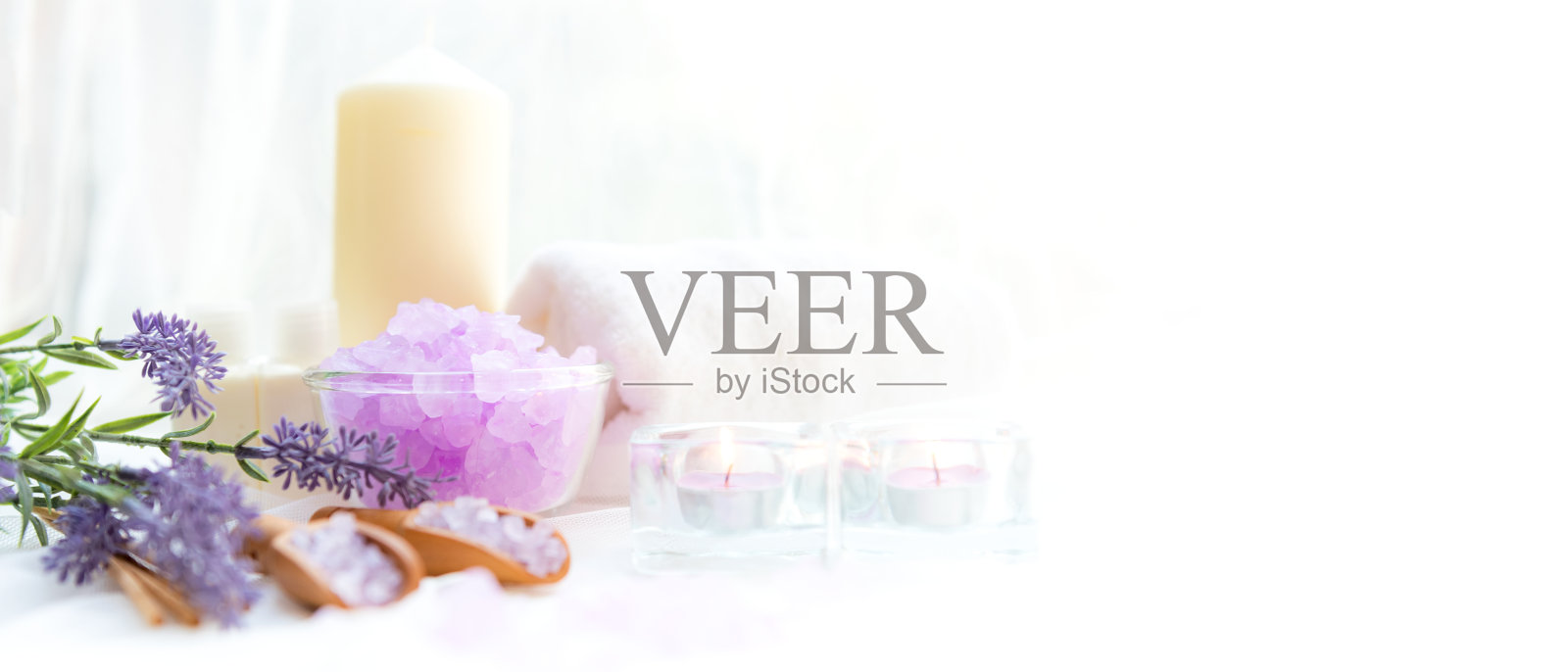 柔和和聚焦。Spa美容按摩保健养生背景。水疗泰式疗法，芳香疗法，为身体的女人照片摄影图片