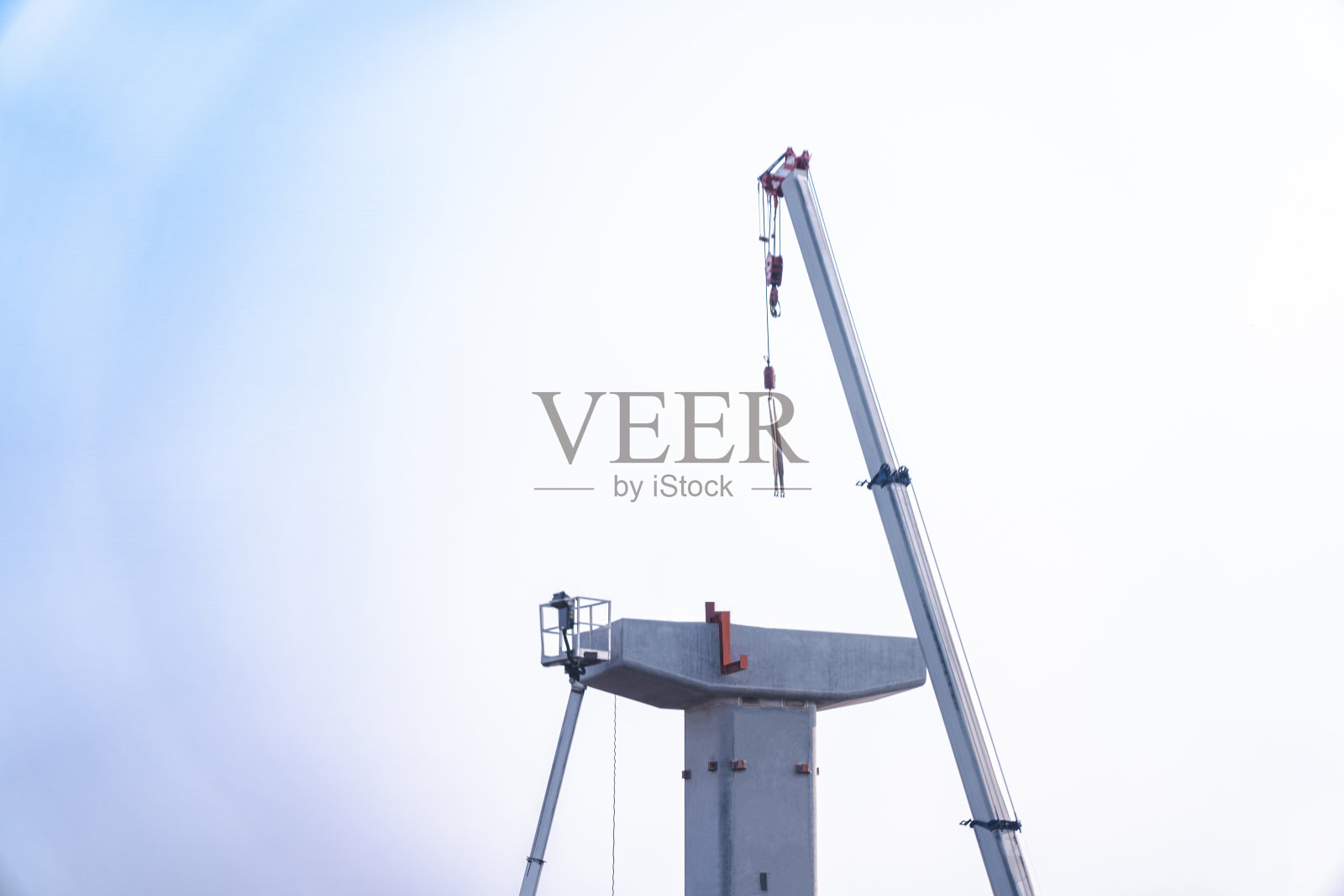 桥梁立交施工，高架桥梁配套施工现场设备起重机施工照片摄影图片