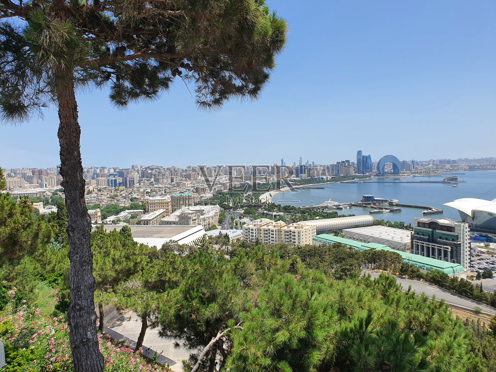 从高地公园可以看到巴库市的美景。照片摄影图片