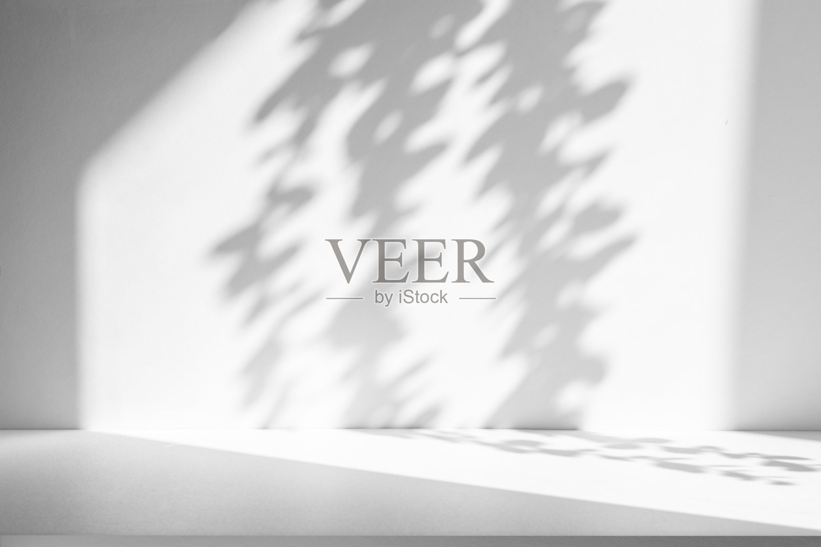 墙壁内部背景，工作室和背景显示产品。带阴影的窗户颜色为白色。背景文字插入和演示产品照片摄影图片