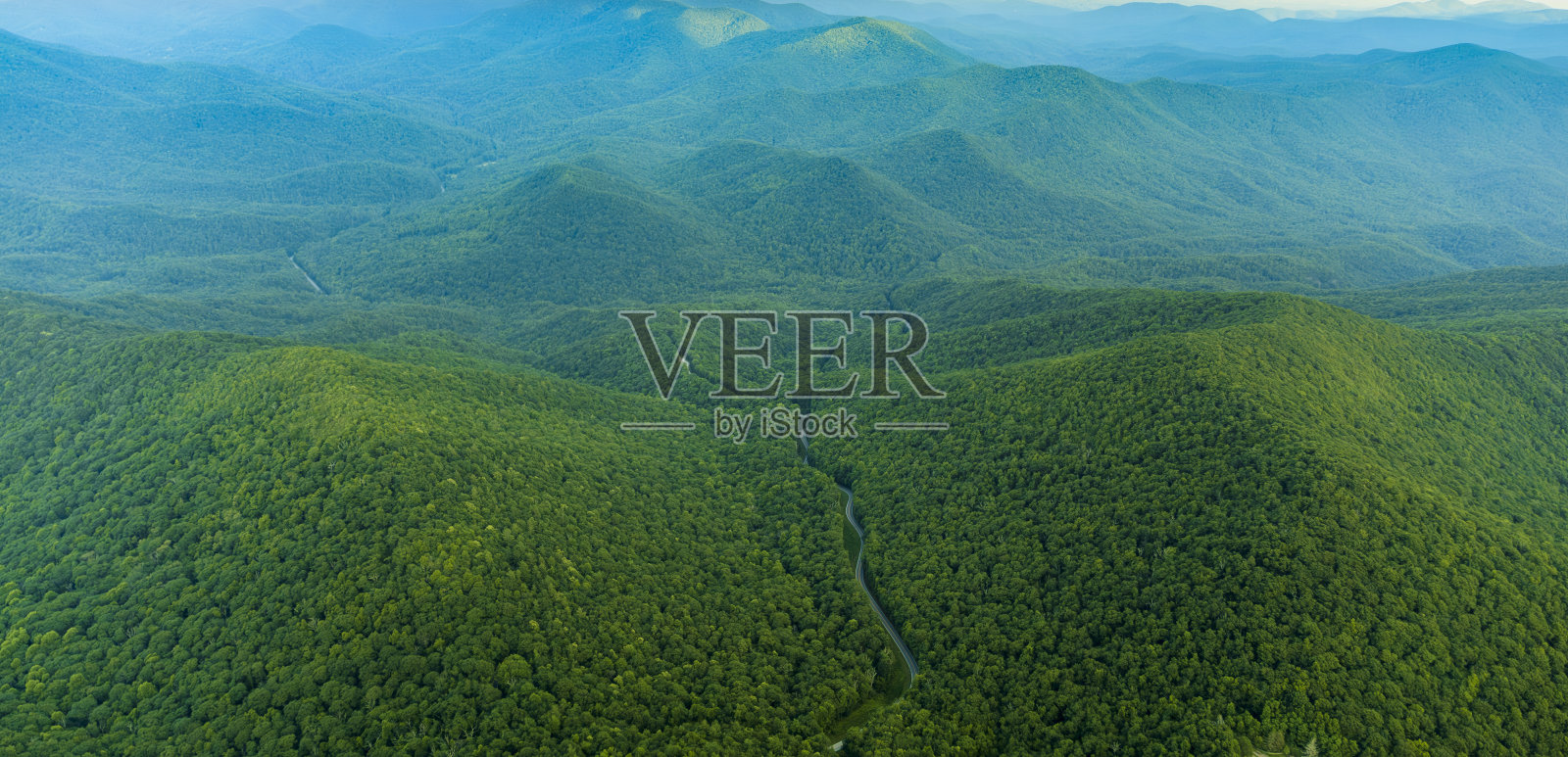 日落时分阿巴拉契亚山脉的航拍照片照片摄影图片