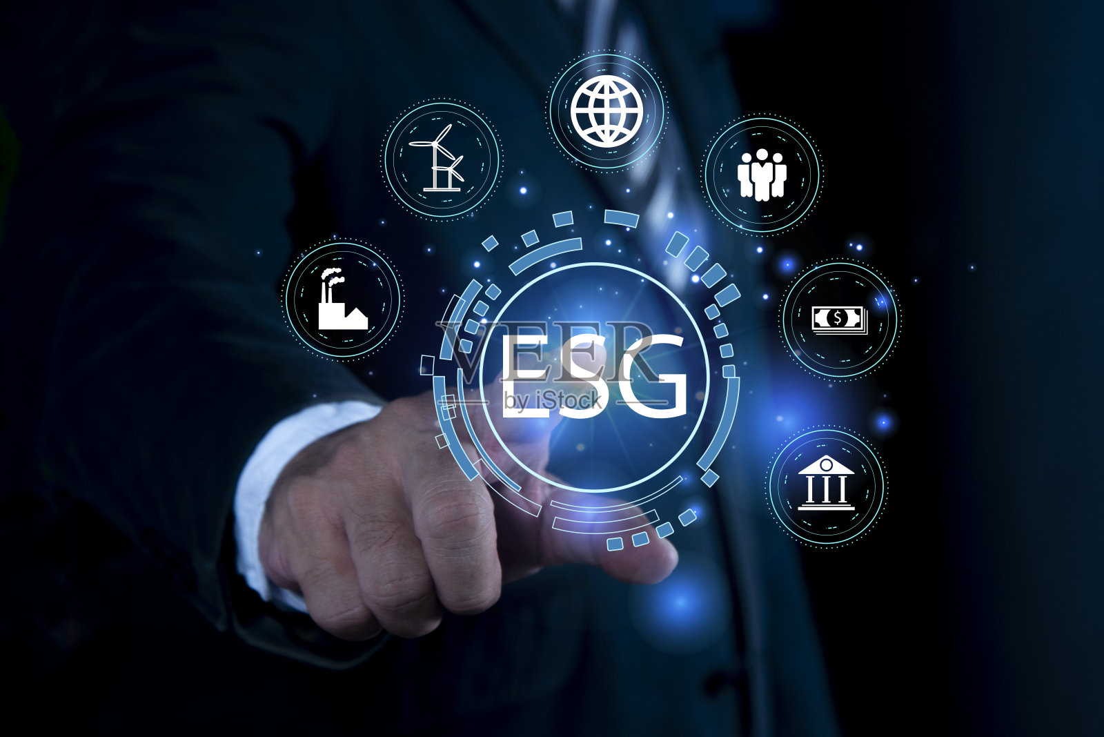 商人接触可持续道德商业中的环境、社会和治理(ESG)。利用可再生资源技术减少污染。照片摄影图片