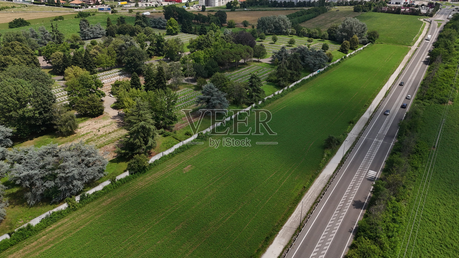 市郊的快车道照片摄影图片