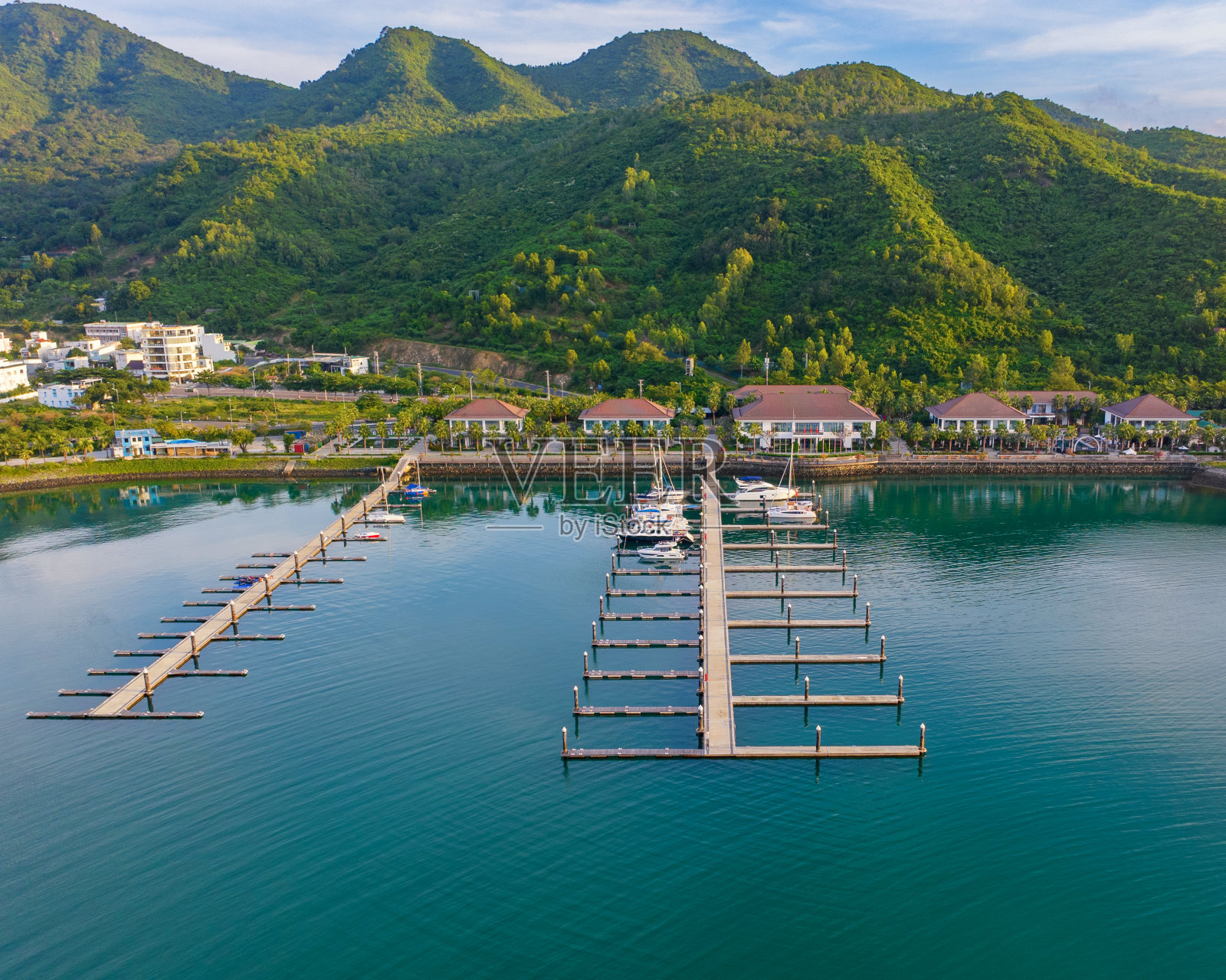 越南的海滨城市芽庄，在早晨从上面看到的股票照片照片摄影图片