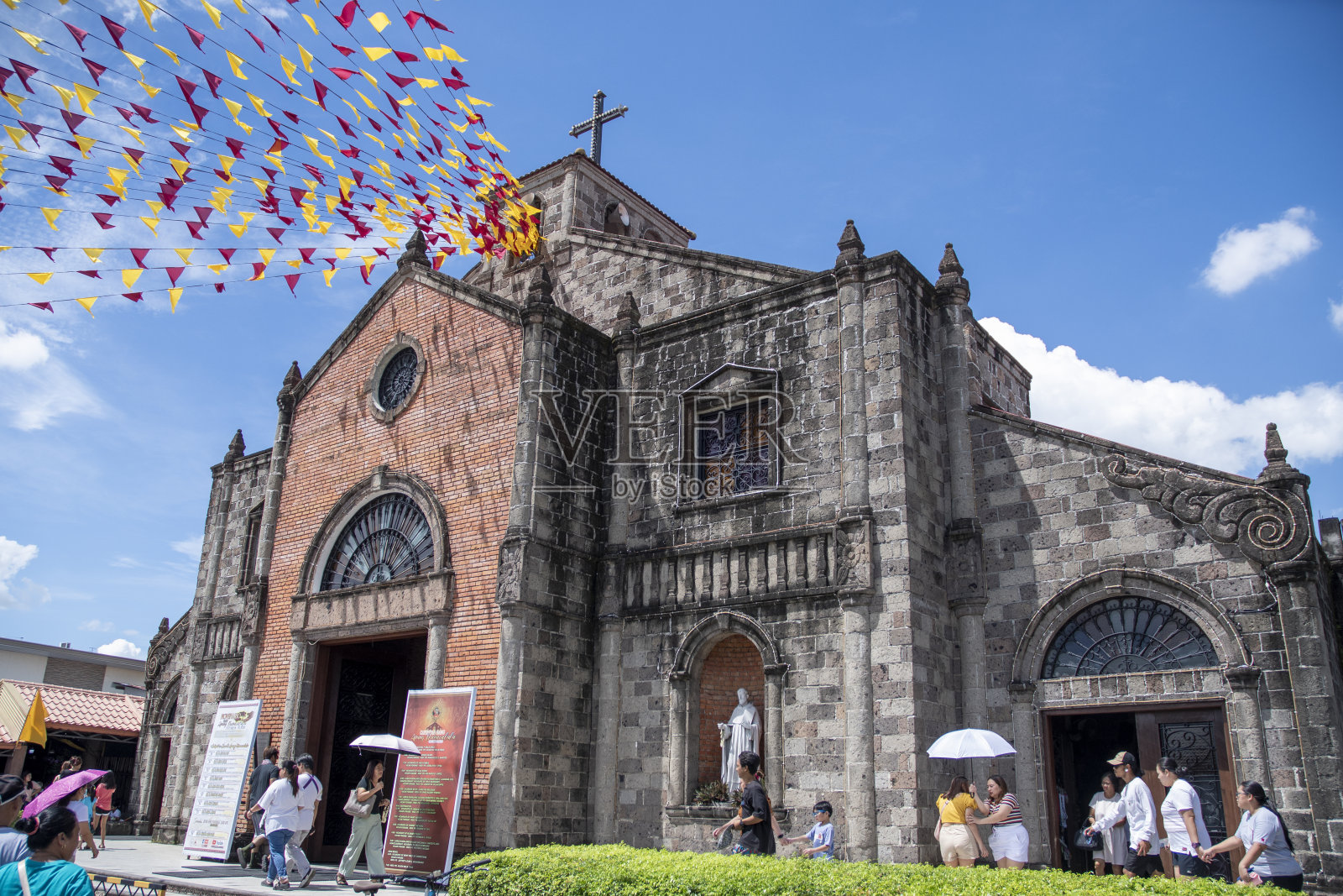 Apung Mamacalulu神社或圣恩蒂埃罗在安杰利斯市，菲律宾照片摄影图片
