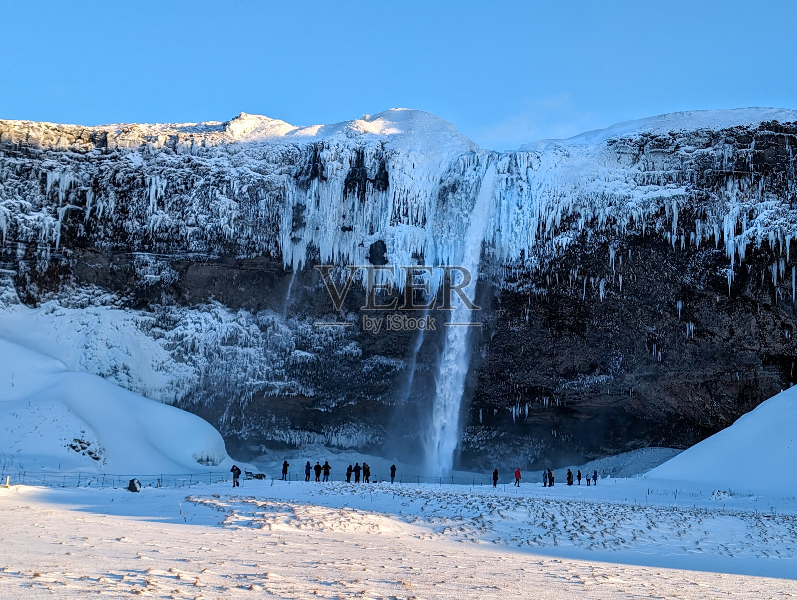 冰岛Seljalandsfoss瀑布的冬天照片摄影图片