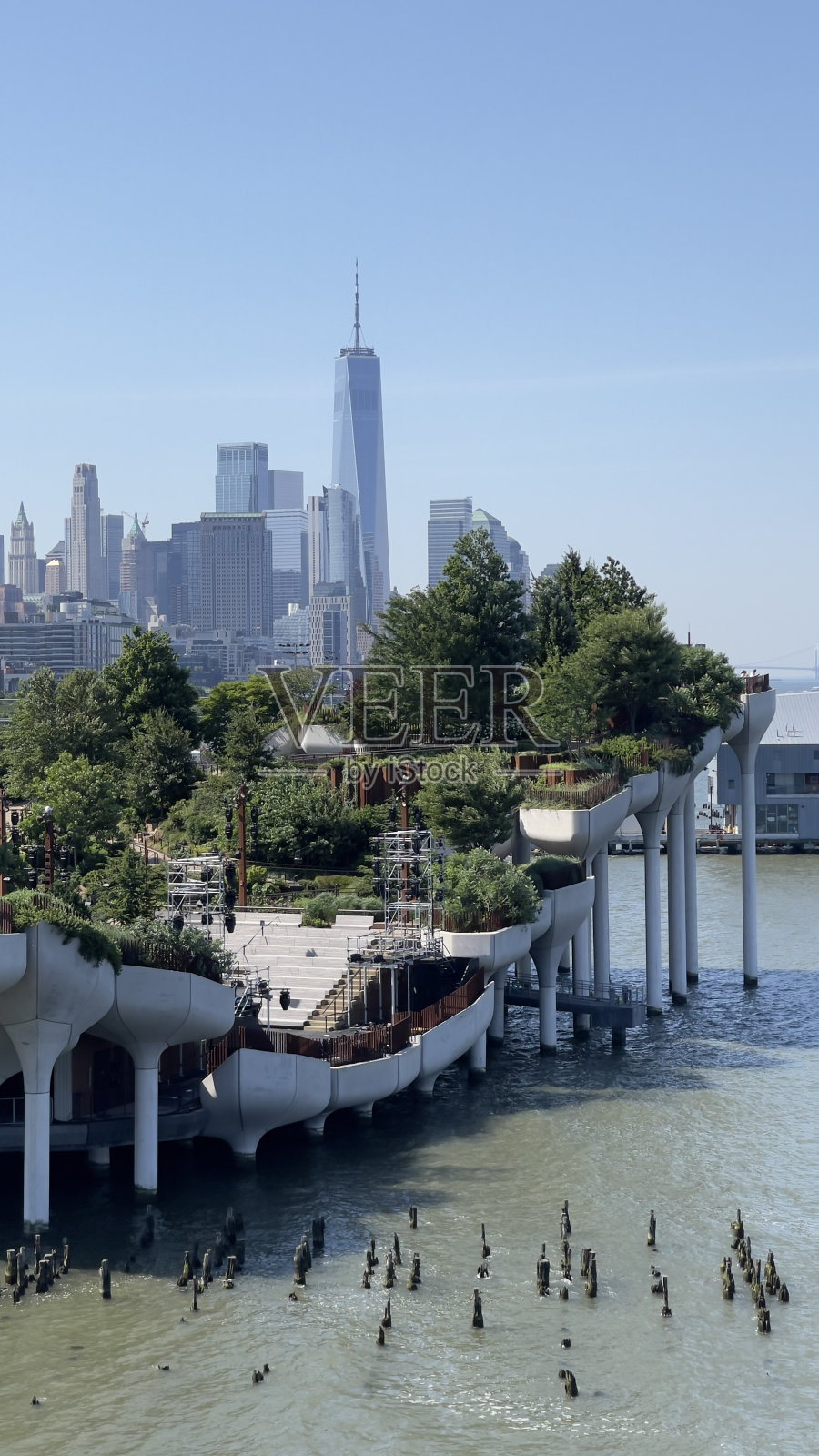 2024年6月，阳光明媚的一天，纽约小岛照片摄影图片