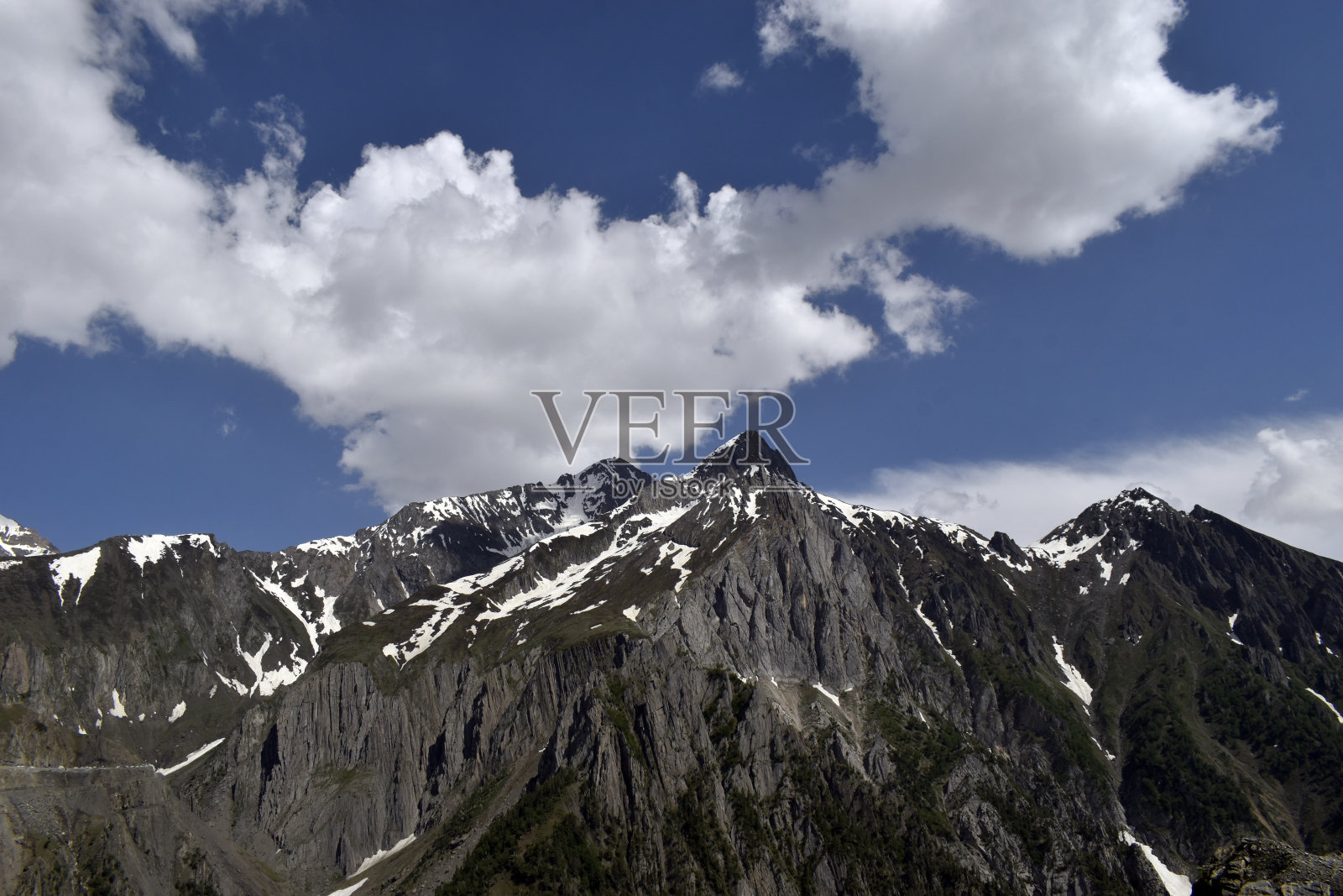 印度，克什米尔山谷的山峰和冰川照片摄影图片
