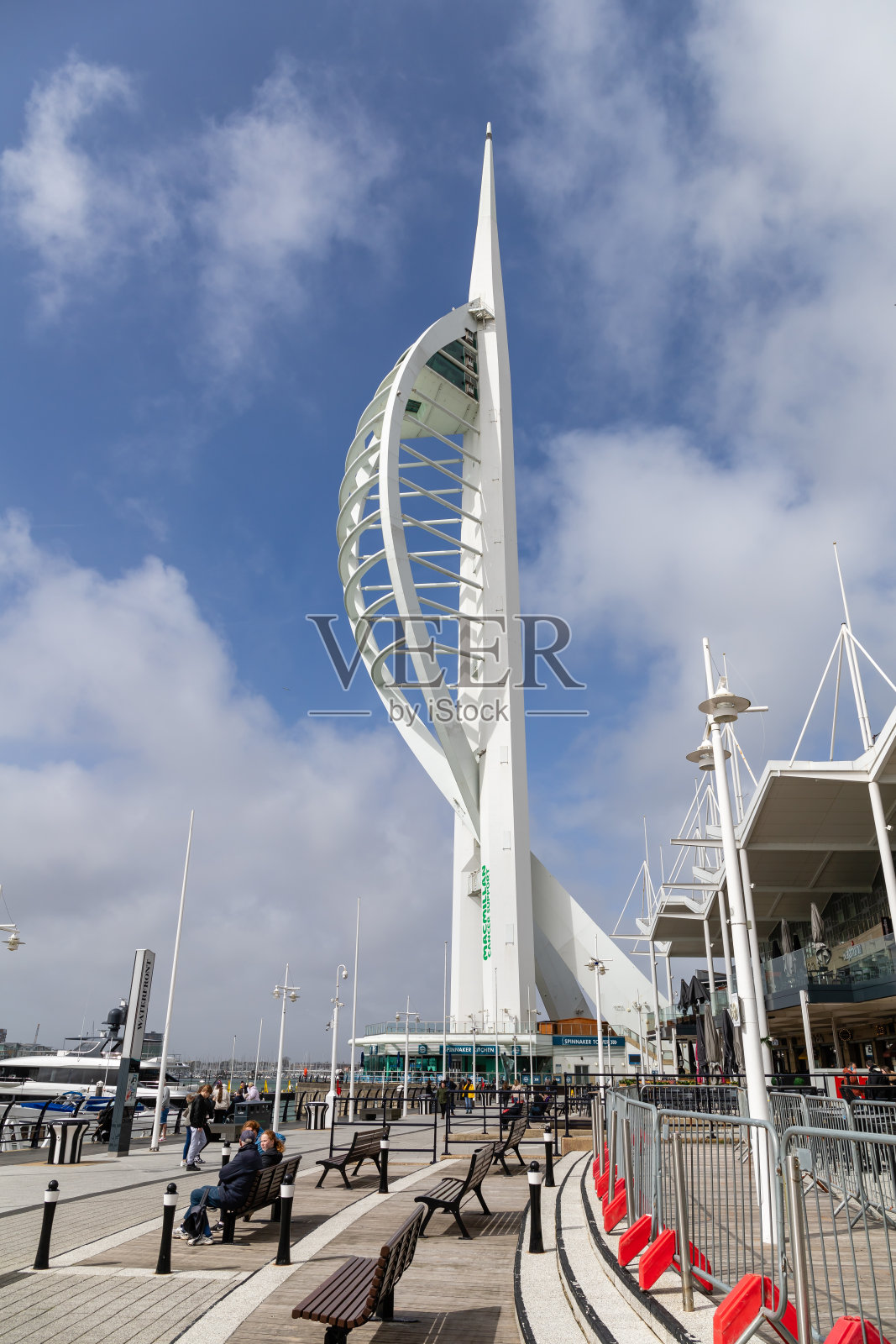 朴茨茅斯海滨的三角帆塔照片摄影图片