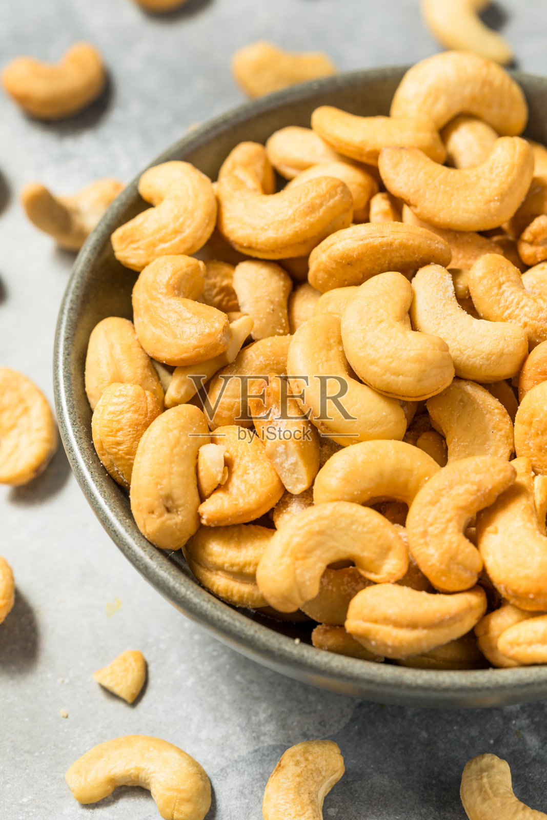 盐腌和烤有机腰果照片摄影图片