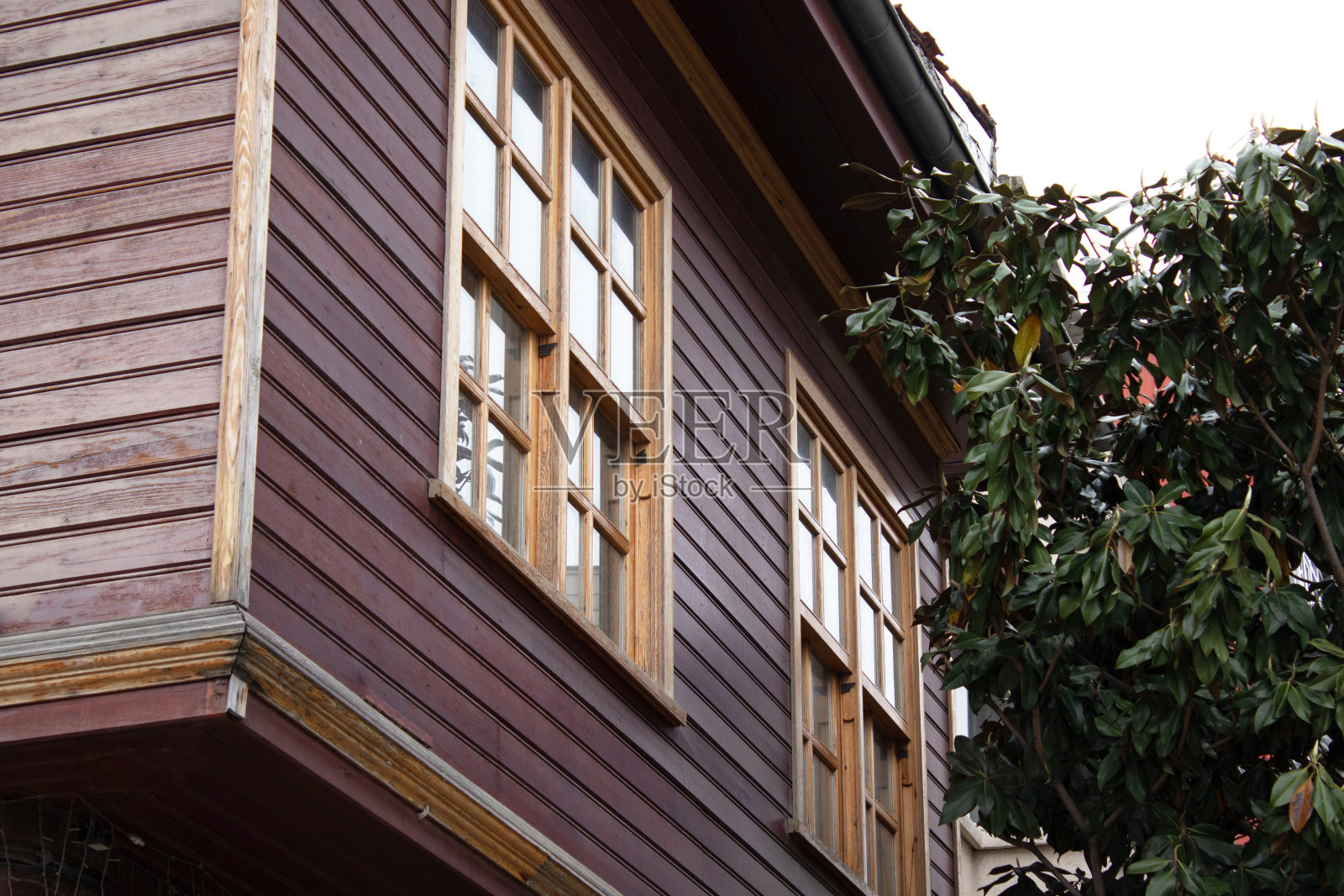 木屋的木窗和格栅照片摄影图片