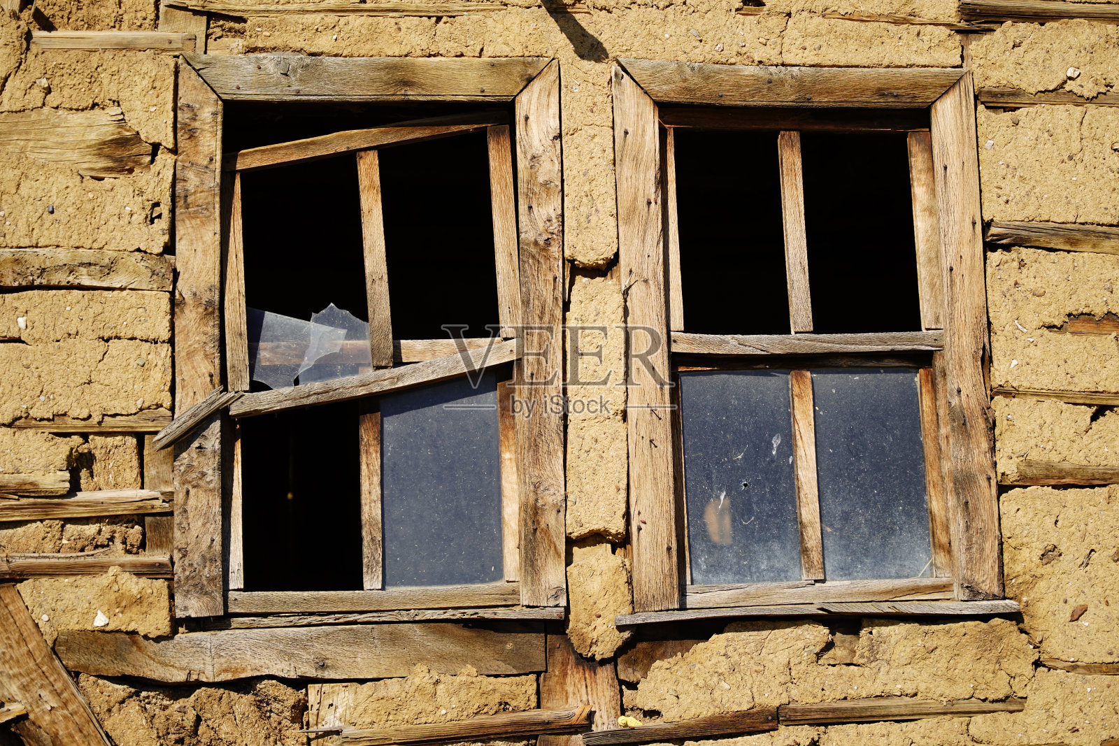 土耳其比勒西克帕扎耶里镇的传统建筑照片摄影图片