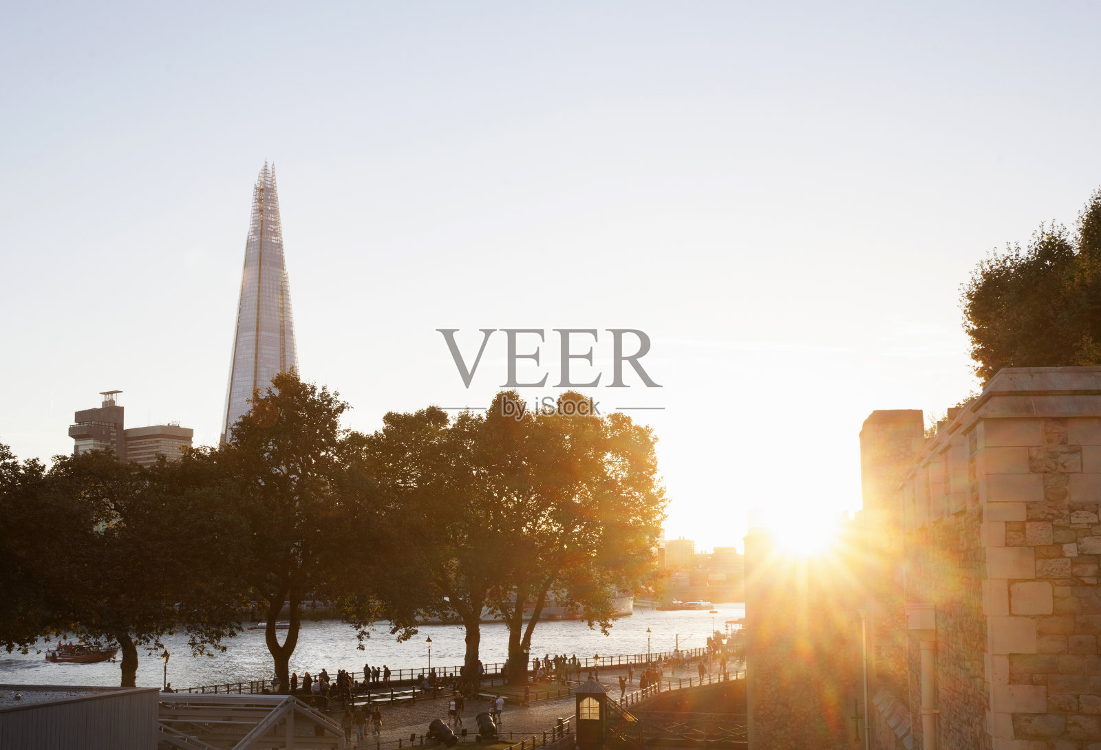 碎片大厦和泰晤士河照片摄影图片