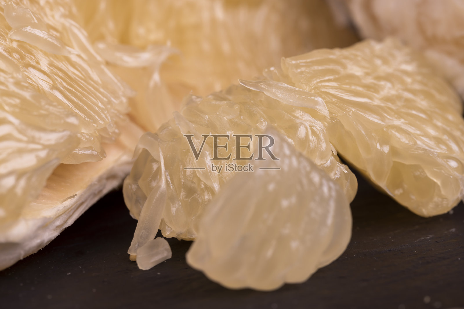 成熟多汁的无皮柚子照片摄影图片