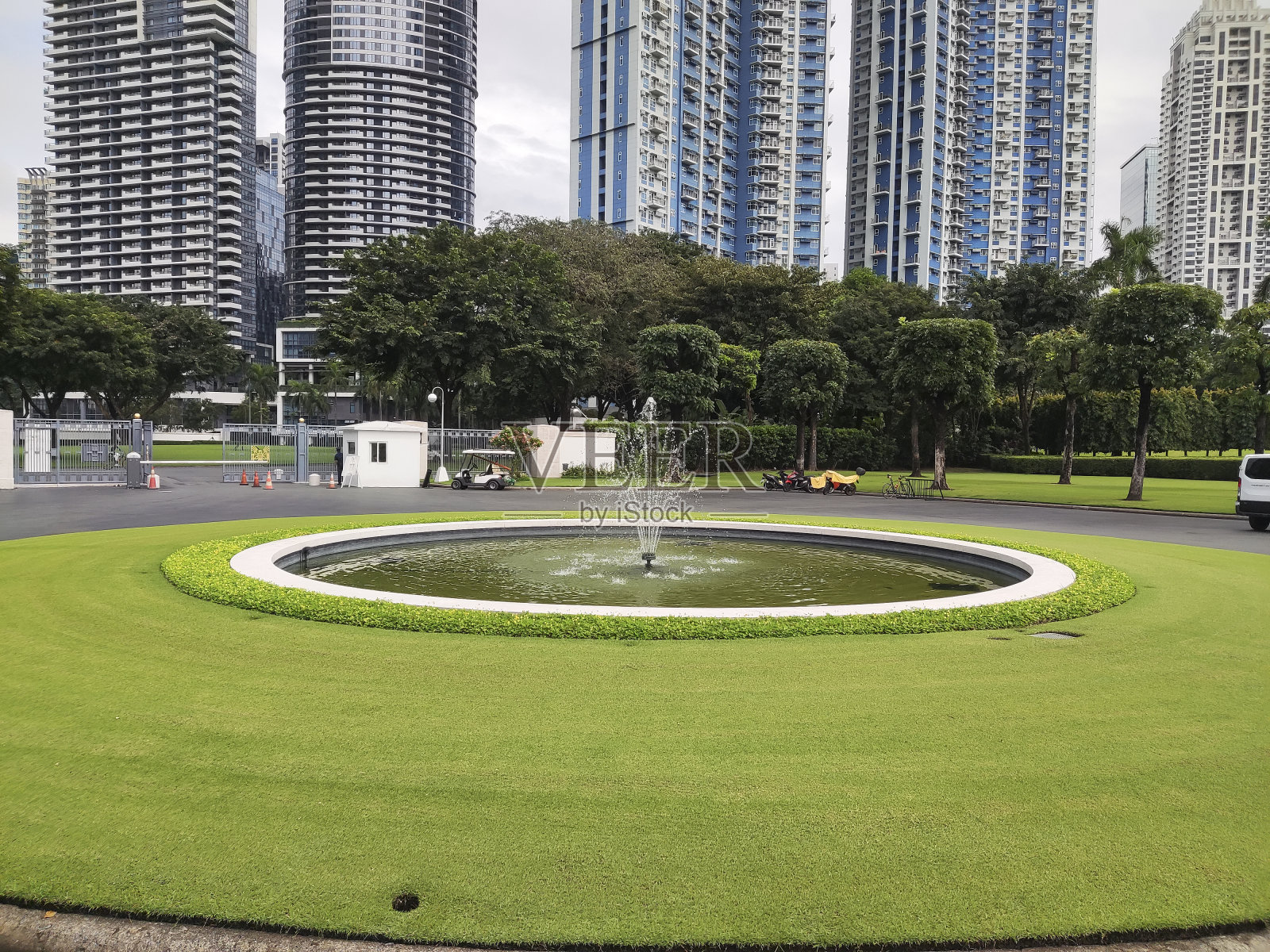 菲律宾马尼拉美国公墓和纪念馆的喷泉照片摄影图片