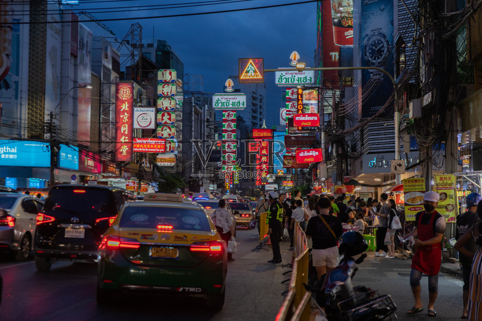 瑶华路著名的华埠夜景。照片摄影图片