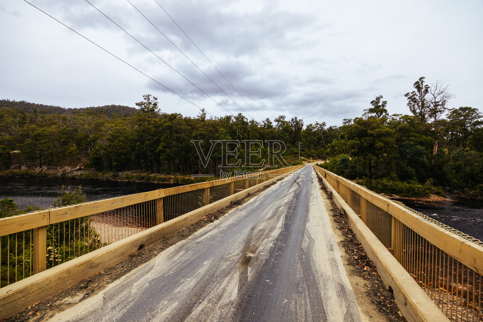 澳大利亚塔斯马尼亚州的休恩河照片摄影图片