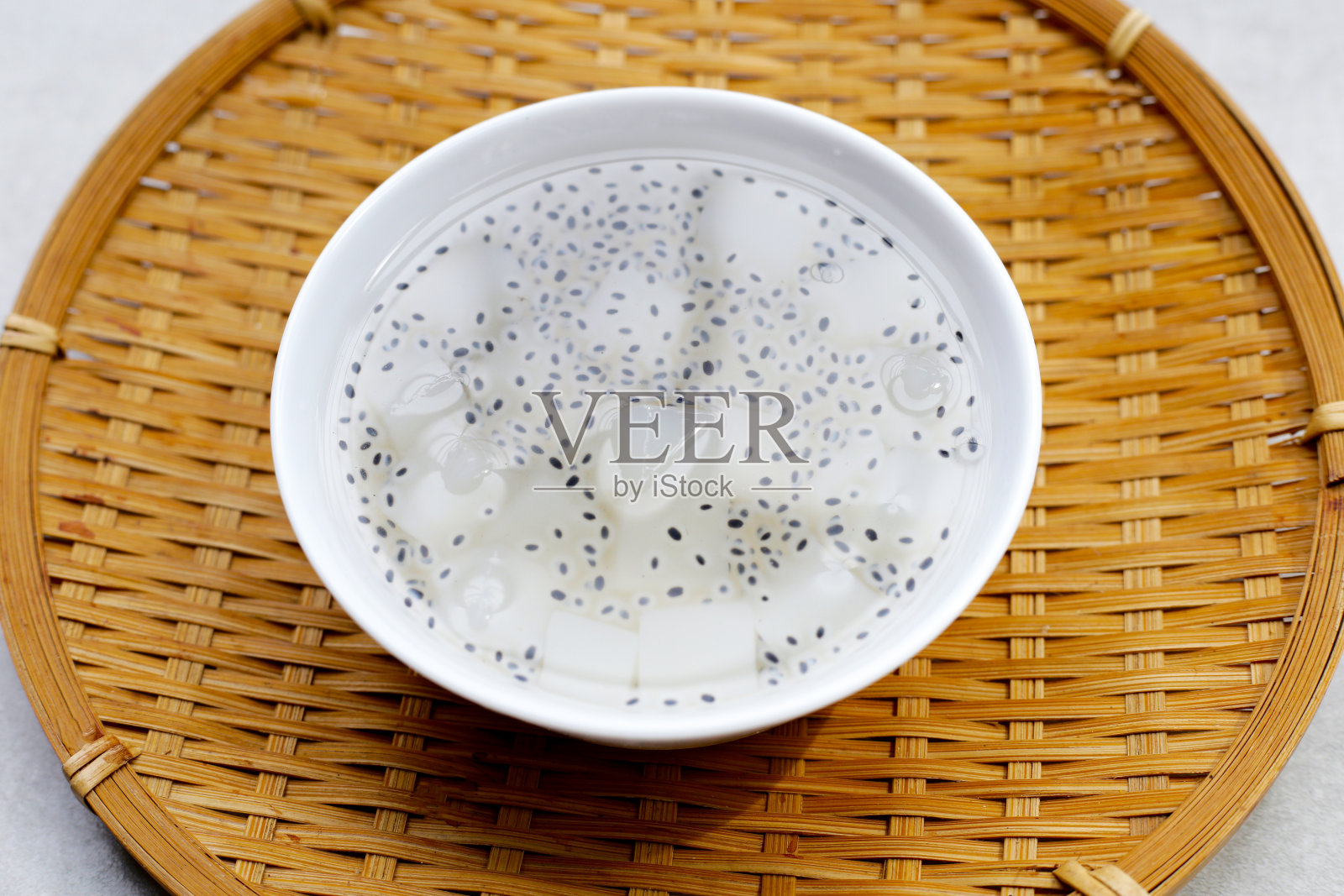 椰浆罗勒籽糖浆照片摄影图片