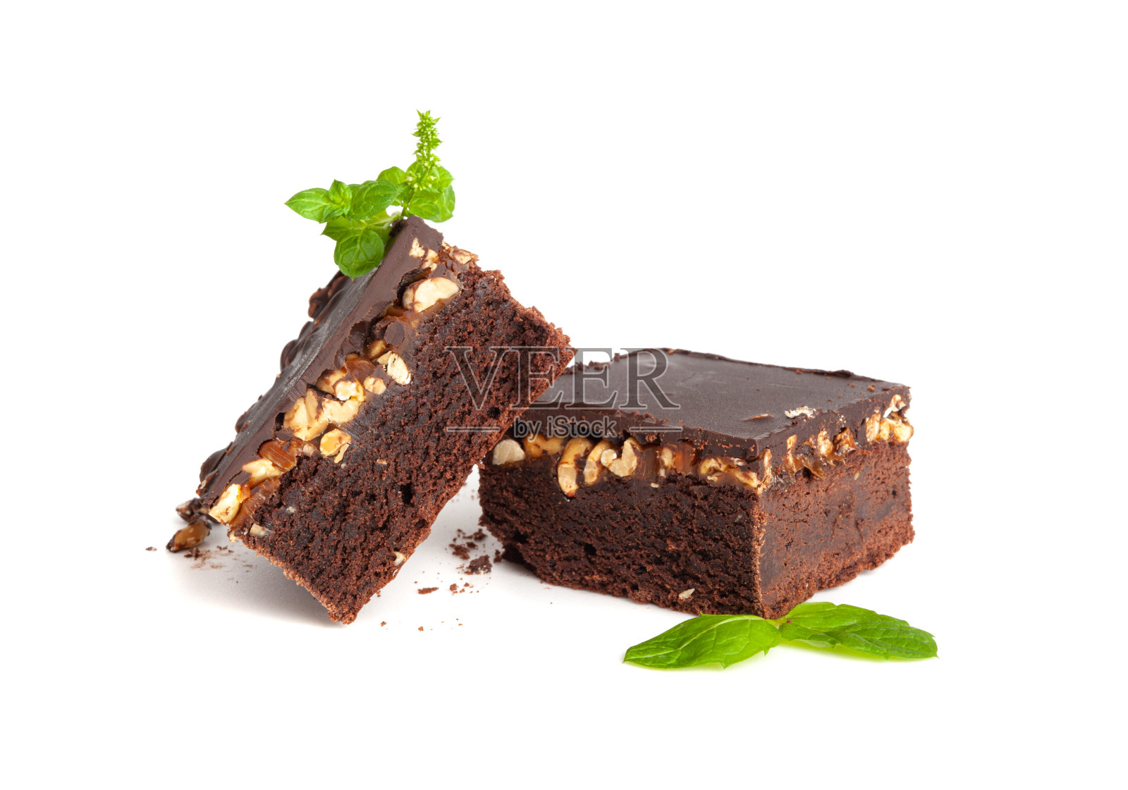 坚果布朗尼，德国自制巧克力蛋糕，巧克力花生蛋糕，方形布朗尼照片摄影图片