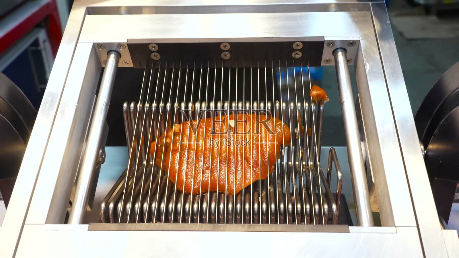 精心准备的水煮猪腿切片照片摄影图片