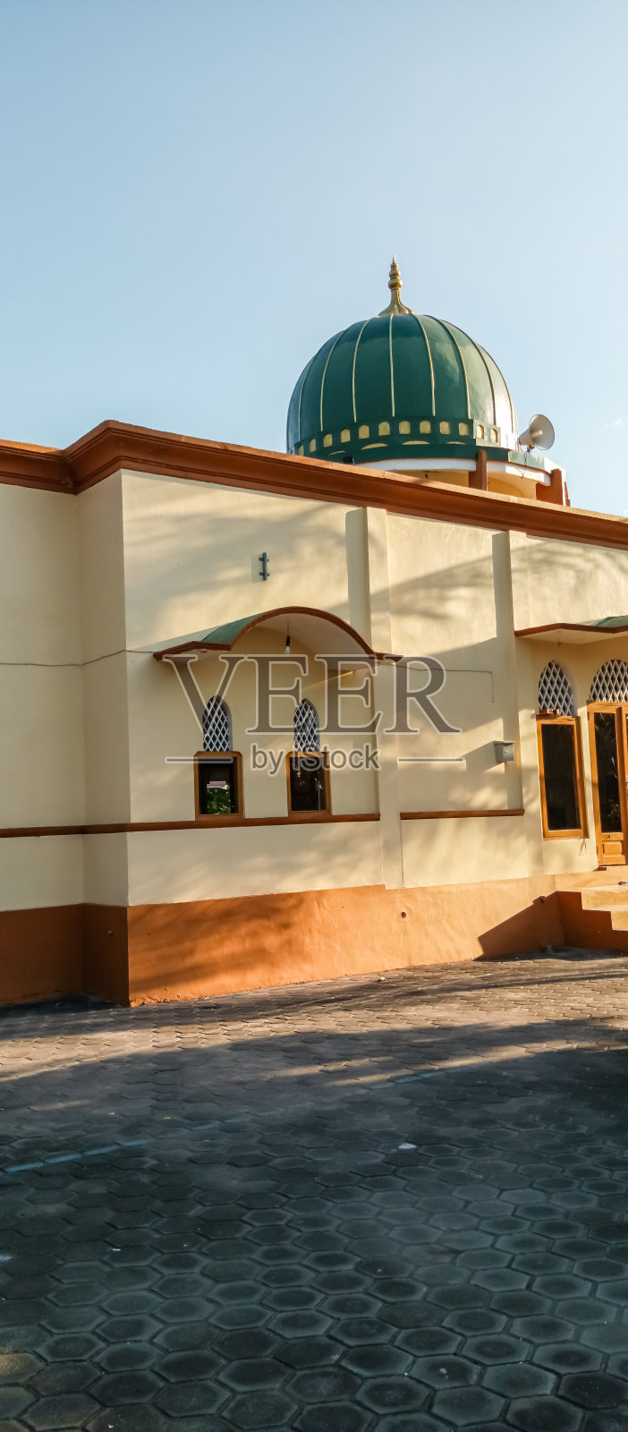 供伊斯兰教徒祈祷的清真寺大楼照片摄影图片