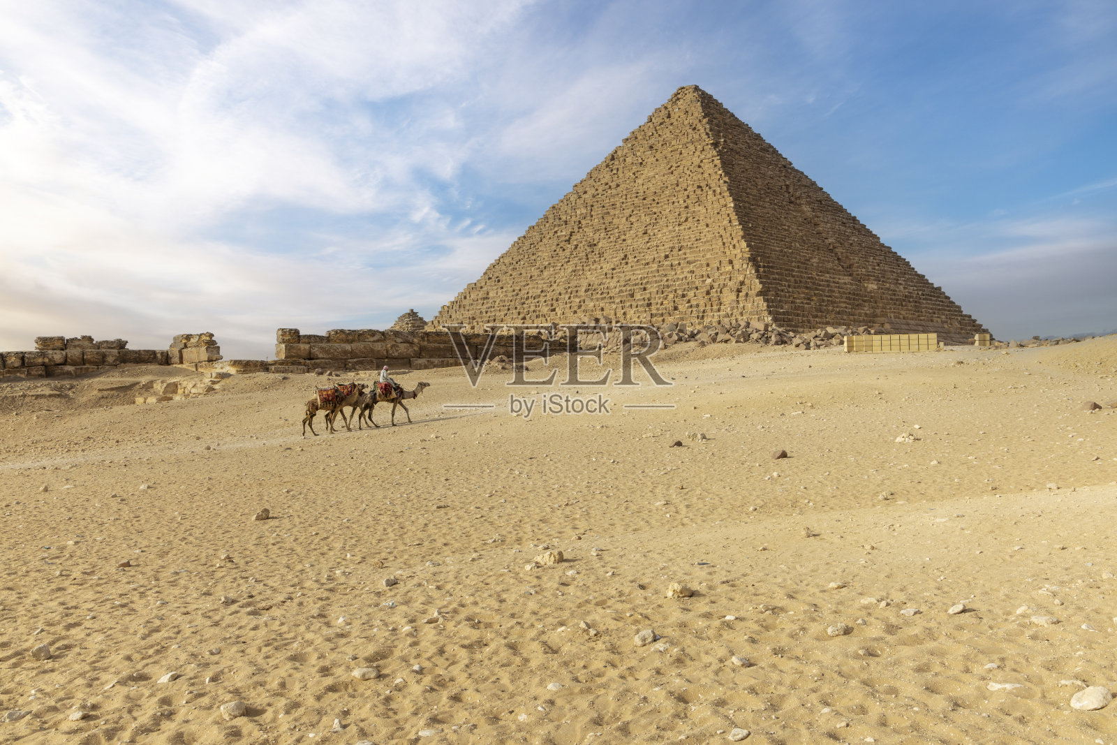 吉萨金字塔群照片摄影图片