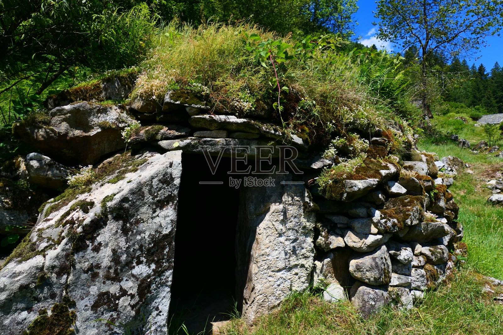 以前由牧羊人使用的干石建筑，鸟石的地方，ari<e:1>照片摄影图片