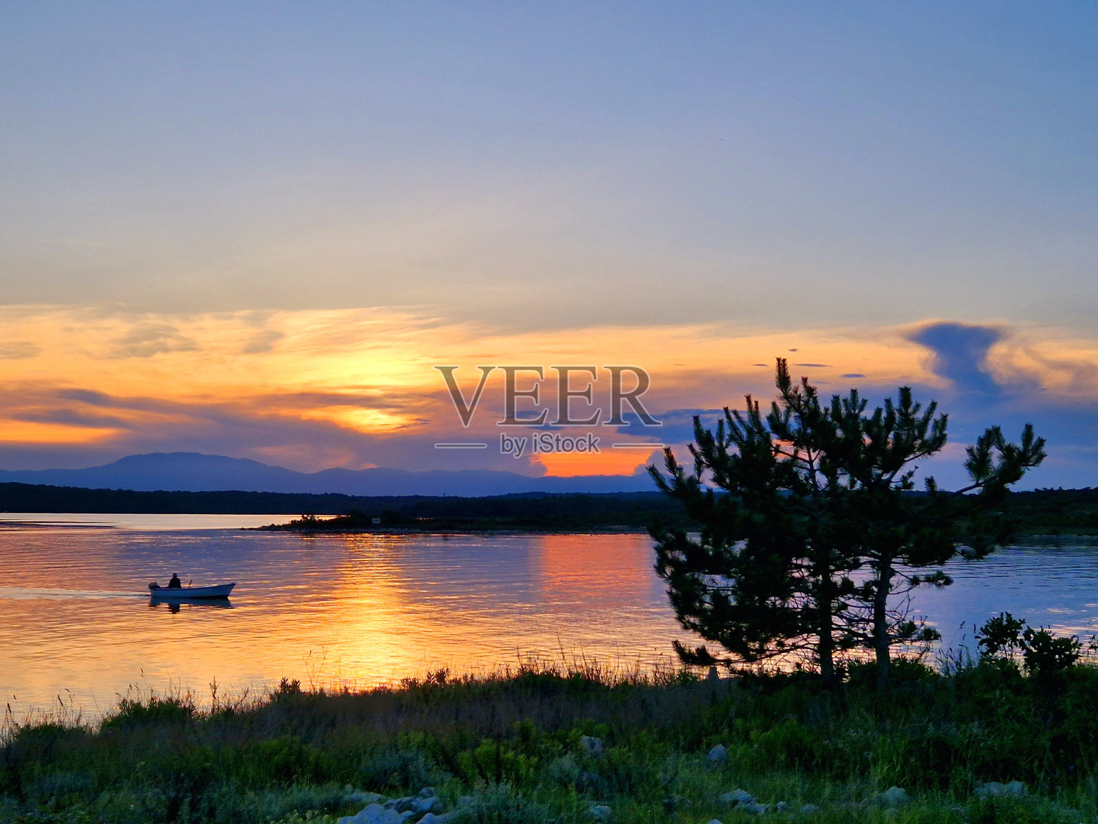 日落克里姆诺-克尔克岛照片摄影图片