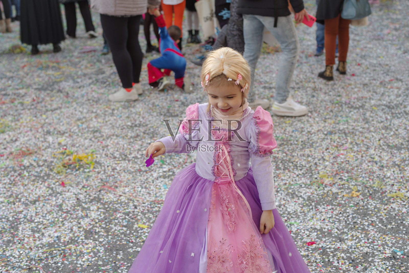 嘉年华上的女孩照片摄影图片
