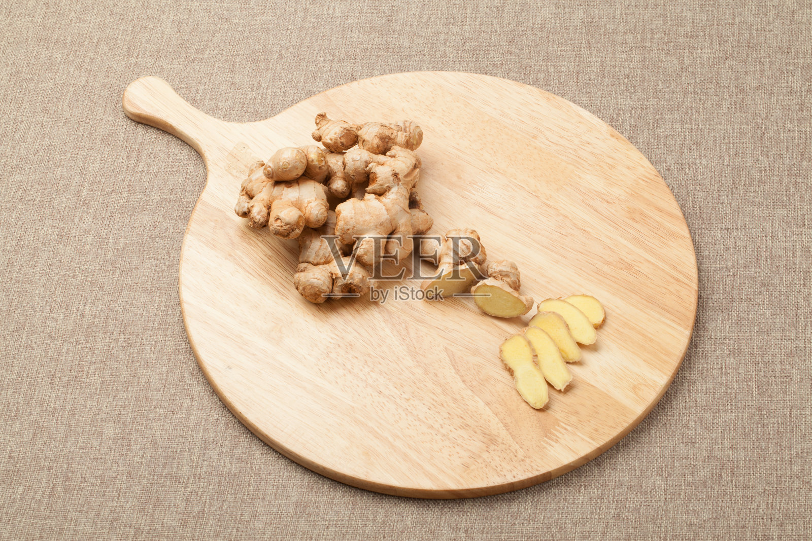 姜是姜科的多年生植物。照片摄影图片