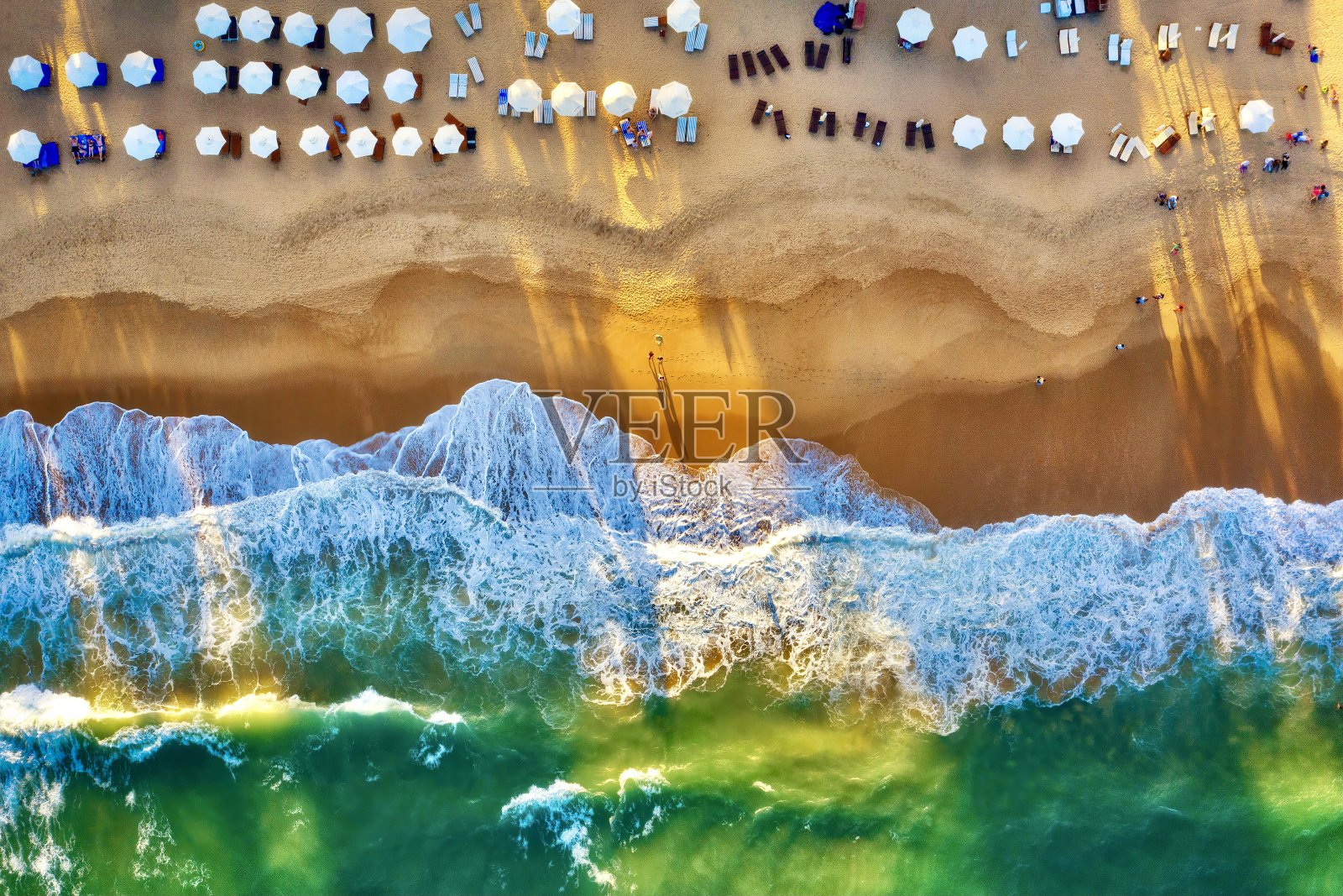 芽庄海滩上的海浪-库存照片照片摄影图片