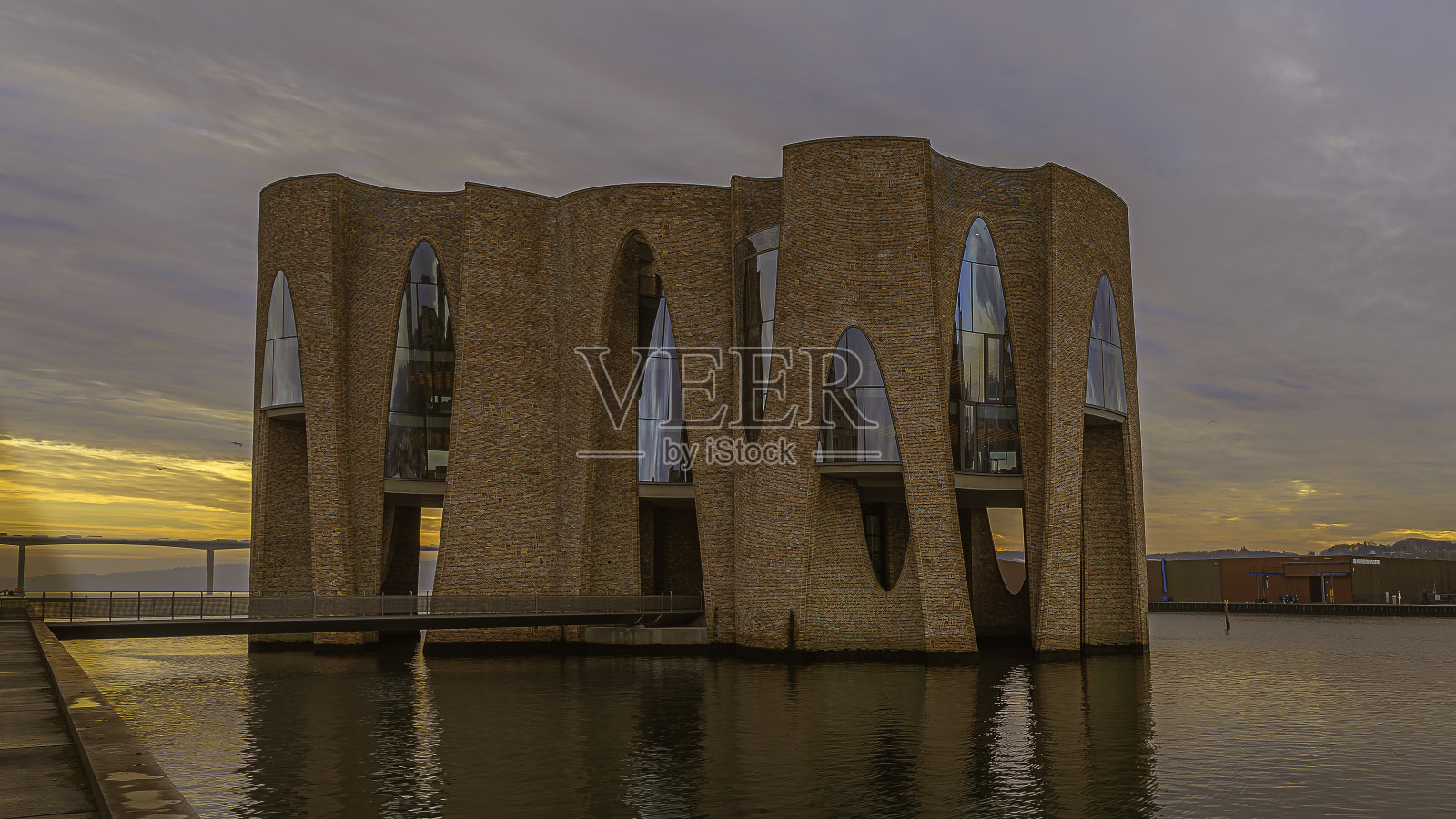 Vejle港的海滨建筑照片摄影图片