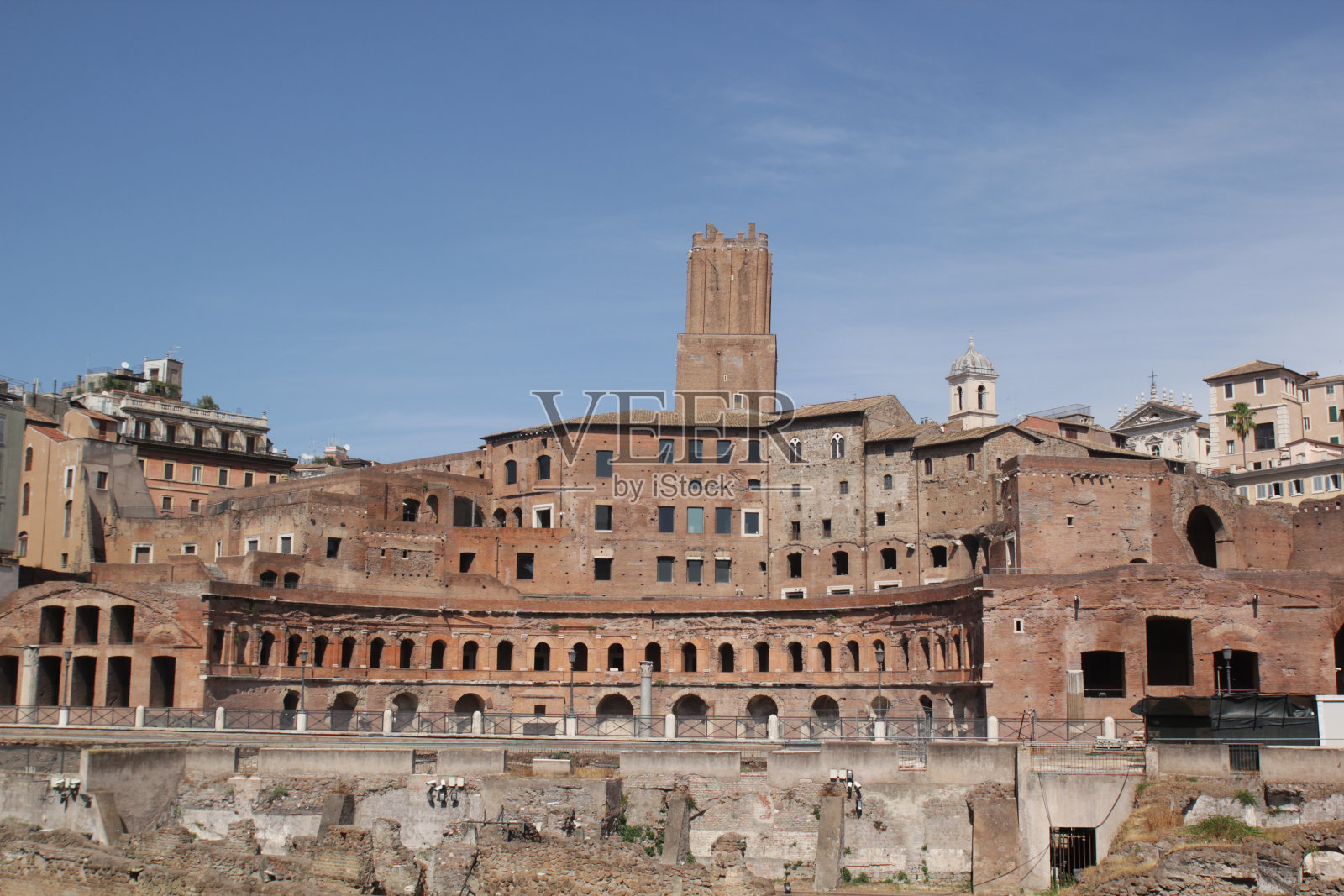 罗马的图拉真市场和托雷·德尔·米利齐耶照片摄影图片