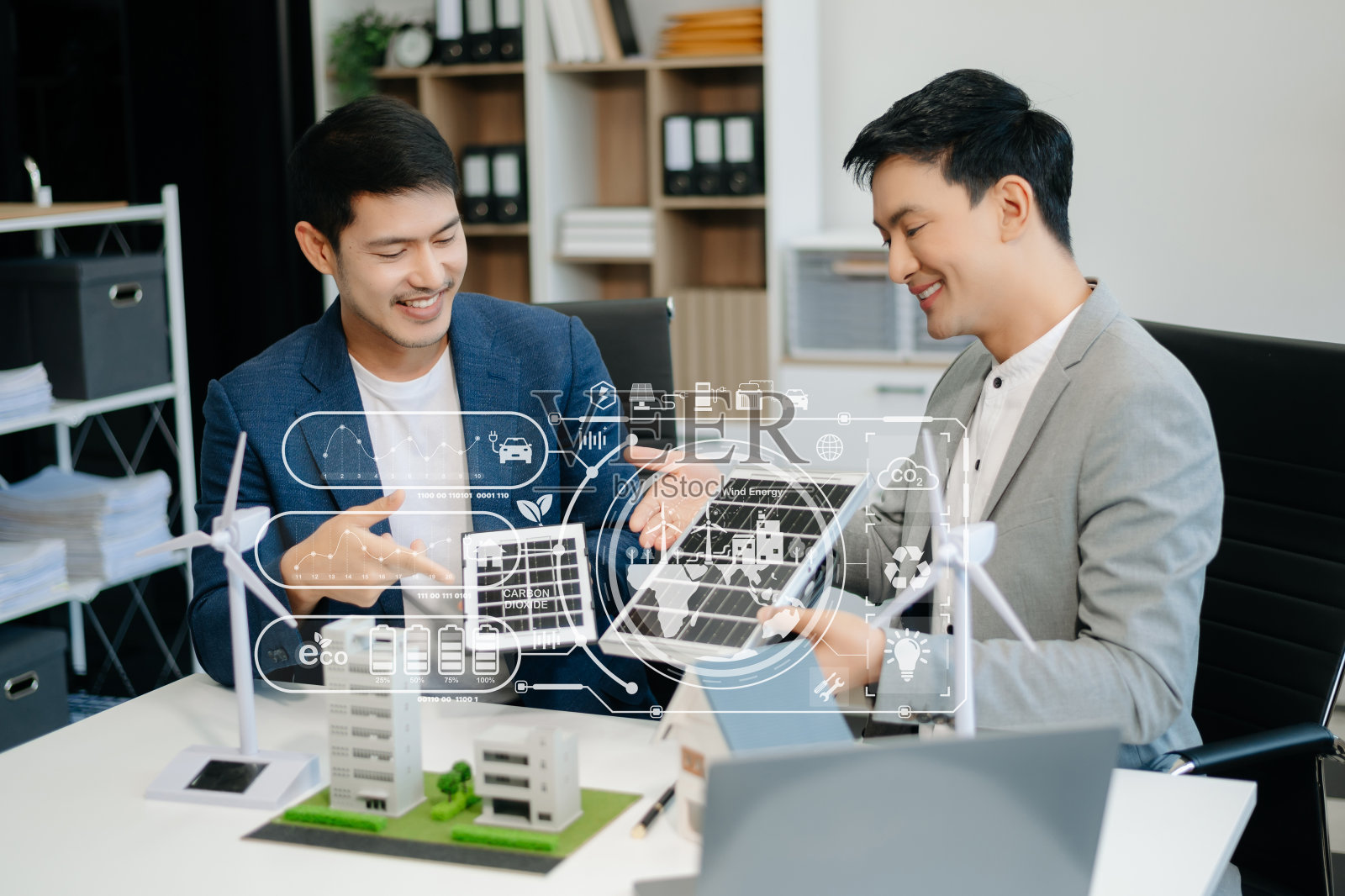 业务团队工作虚拟现代智能手机减少二氧化碳排放碳足迹气候变化，限制全球变暖。可持续发展照片摄影图片