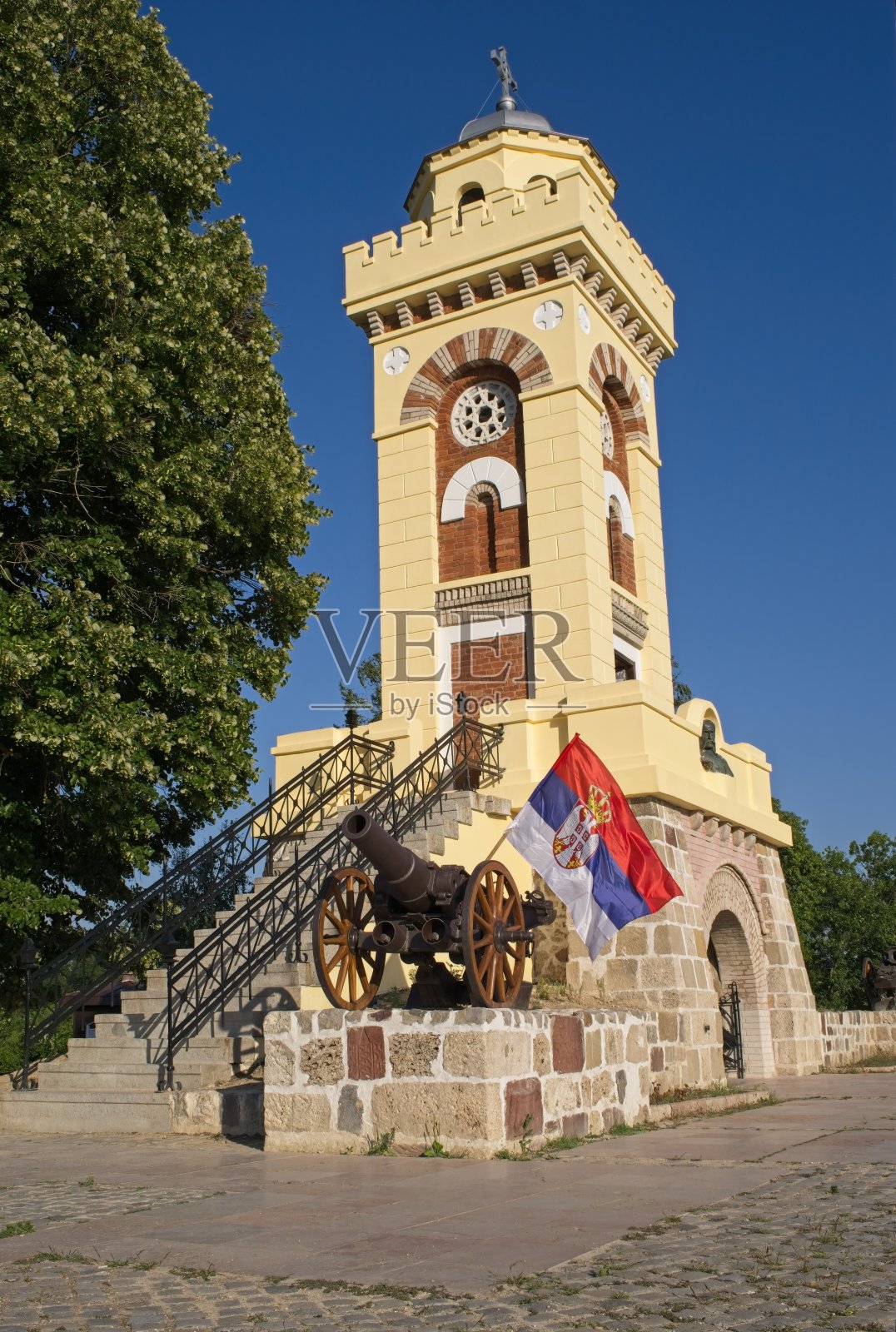 塞加尔是塞尔维亚塞加尔山战役的发生地。它是为纪念尼斯从土耳其人手中解放15周年而建的。有选择性的重点照片摄影图片