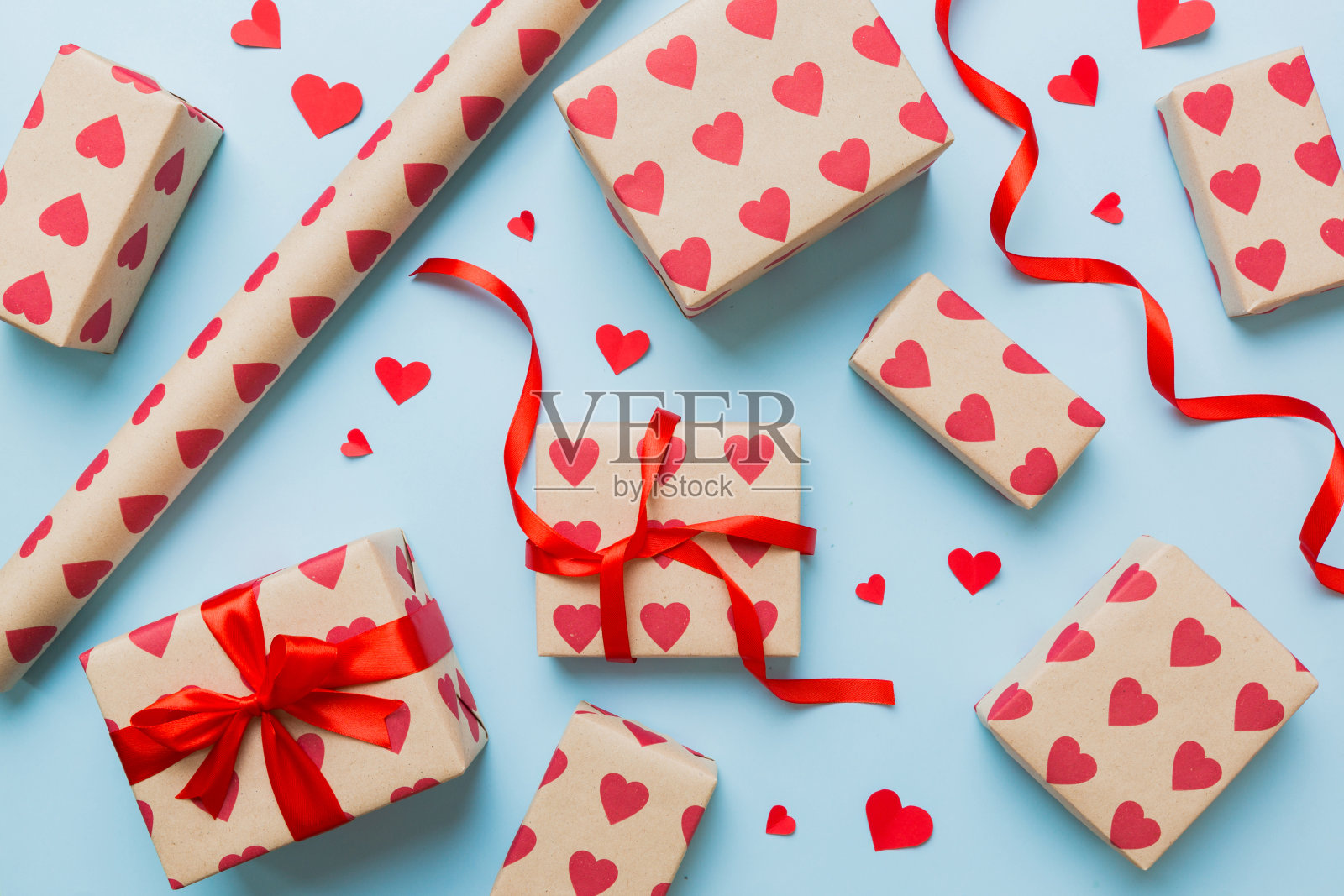 节日装饰创意礼盒，俯视图。生日和情人节礼物照片摄影图片