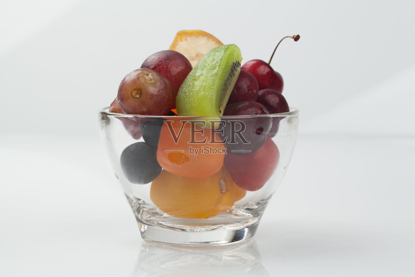 有苹果、梨、葡萄、橘子、柿子、香蕉、栗子等。照片摄影图片