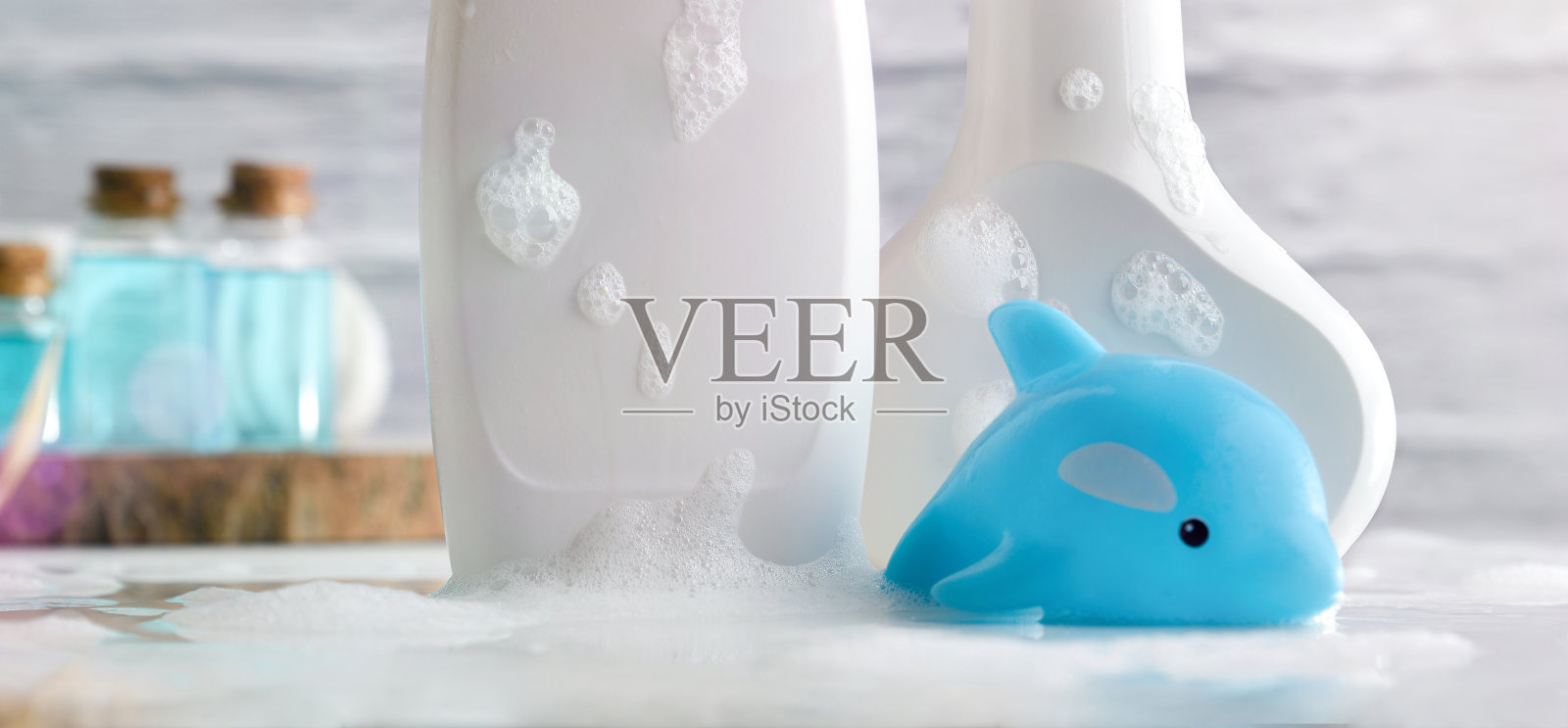 儿童浴盆和湿玩具产品的详细说明照片摄影图片