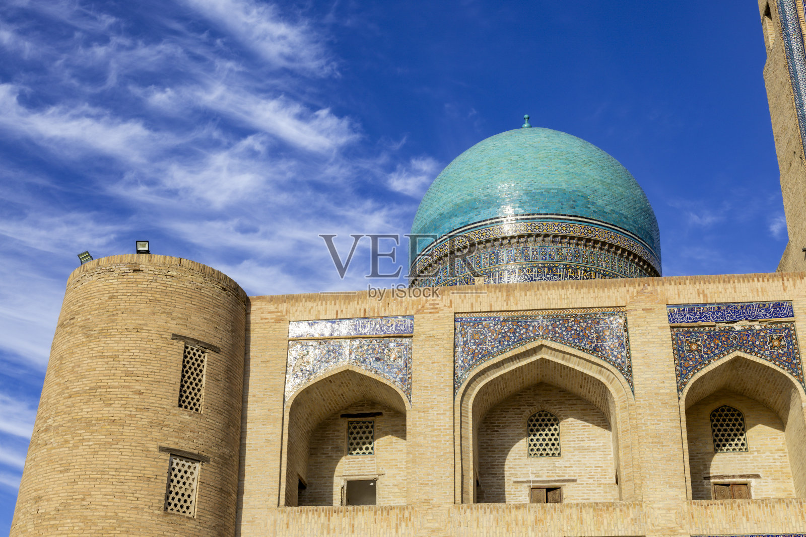 布哈拉的Madrassah正面照片摄影图片